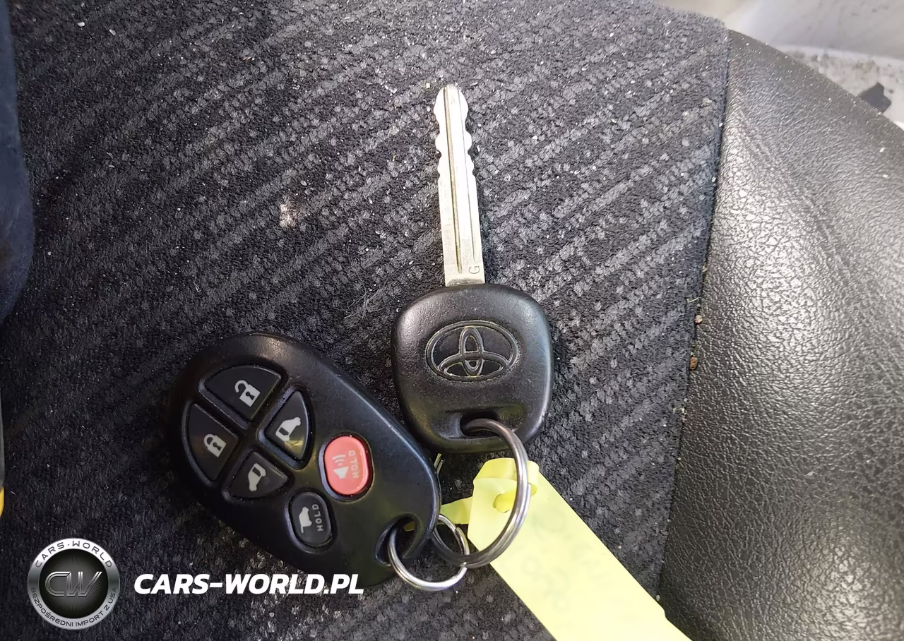 2011 Toyota Sienna Se VIN:5TDXK3DC7BS100658 - 11
