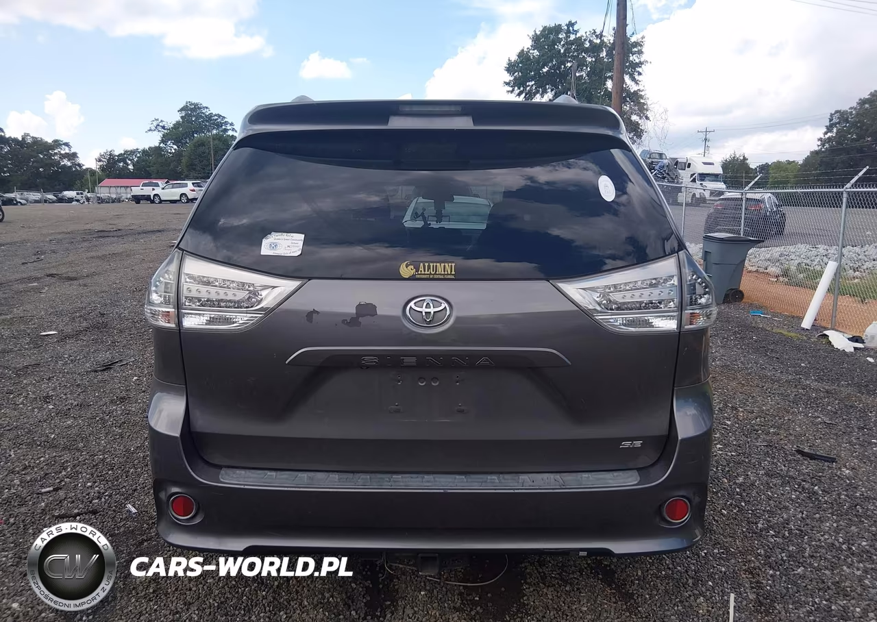 2011 Toyota Sienna Se VIN:5TDXK3DC7BS100658 - 17