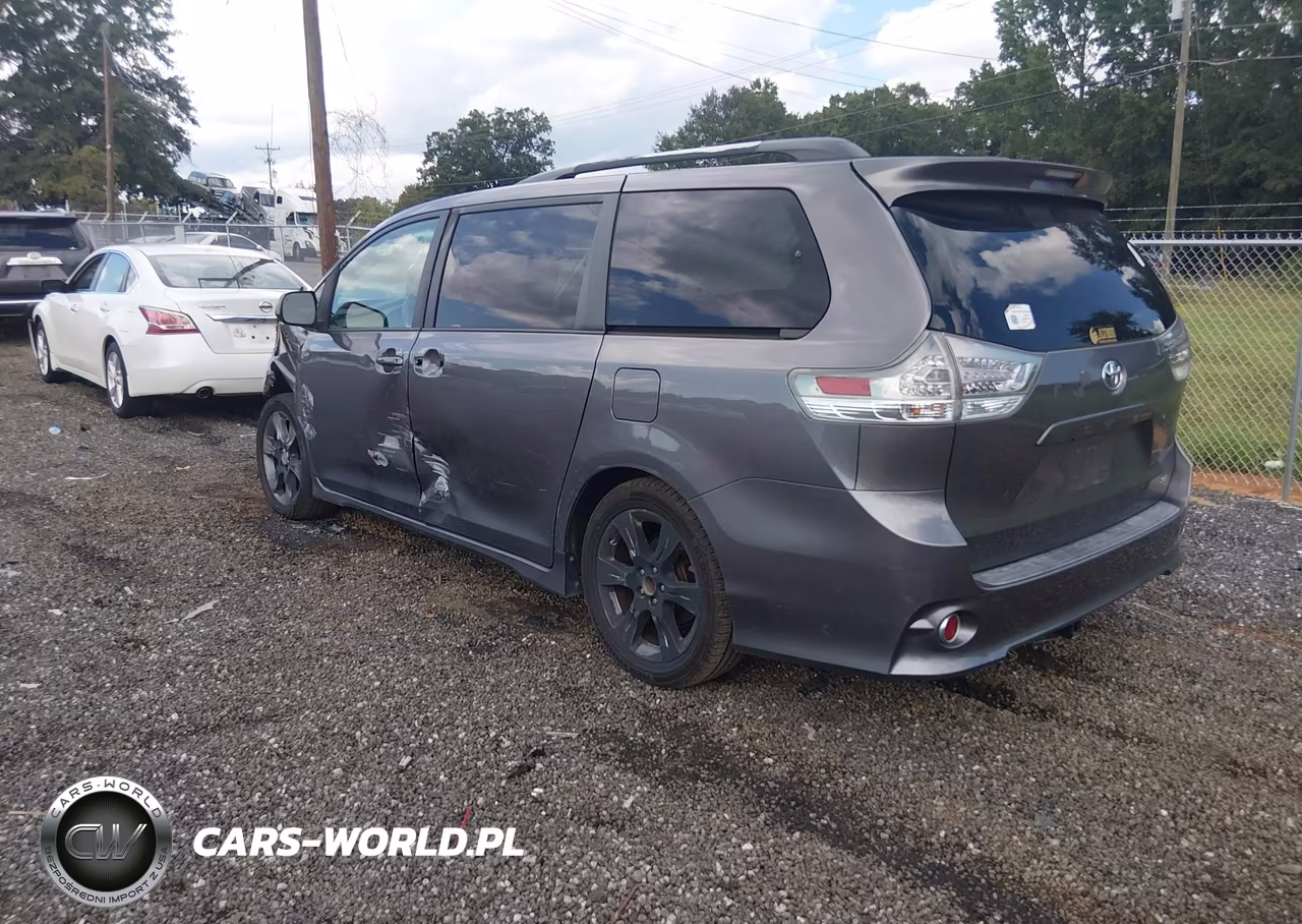 2011 Toyota Sienna Se VIN:5TDXK3DC7BS100658 - 3