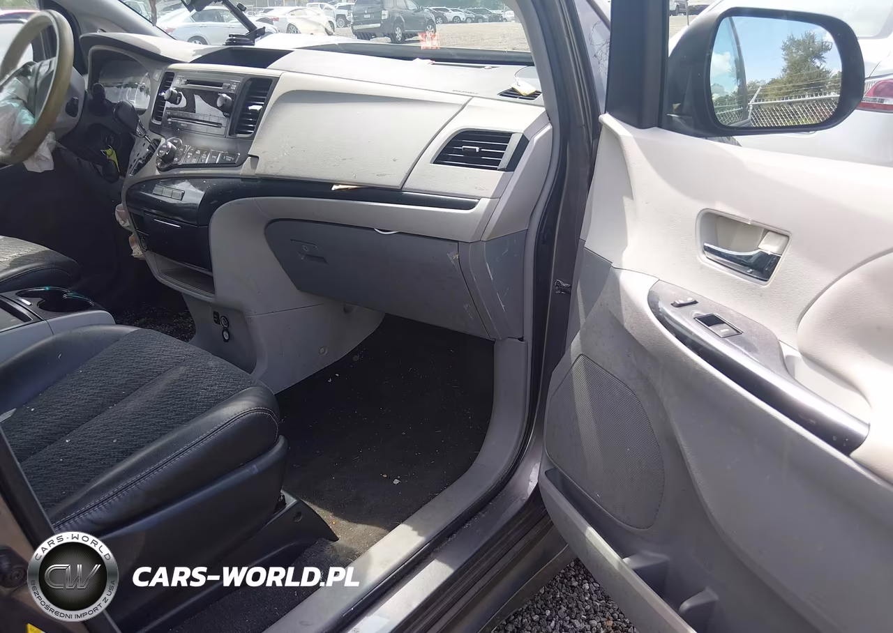 2011 Toyota Sienna Se VIN:5TDXK3DC7BS100658 - 5