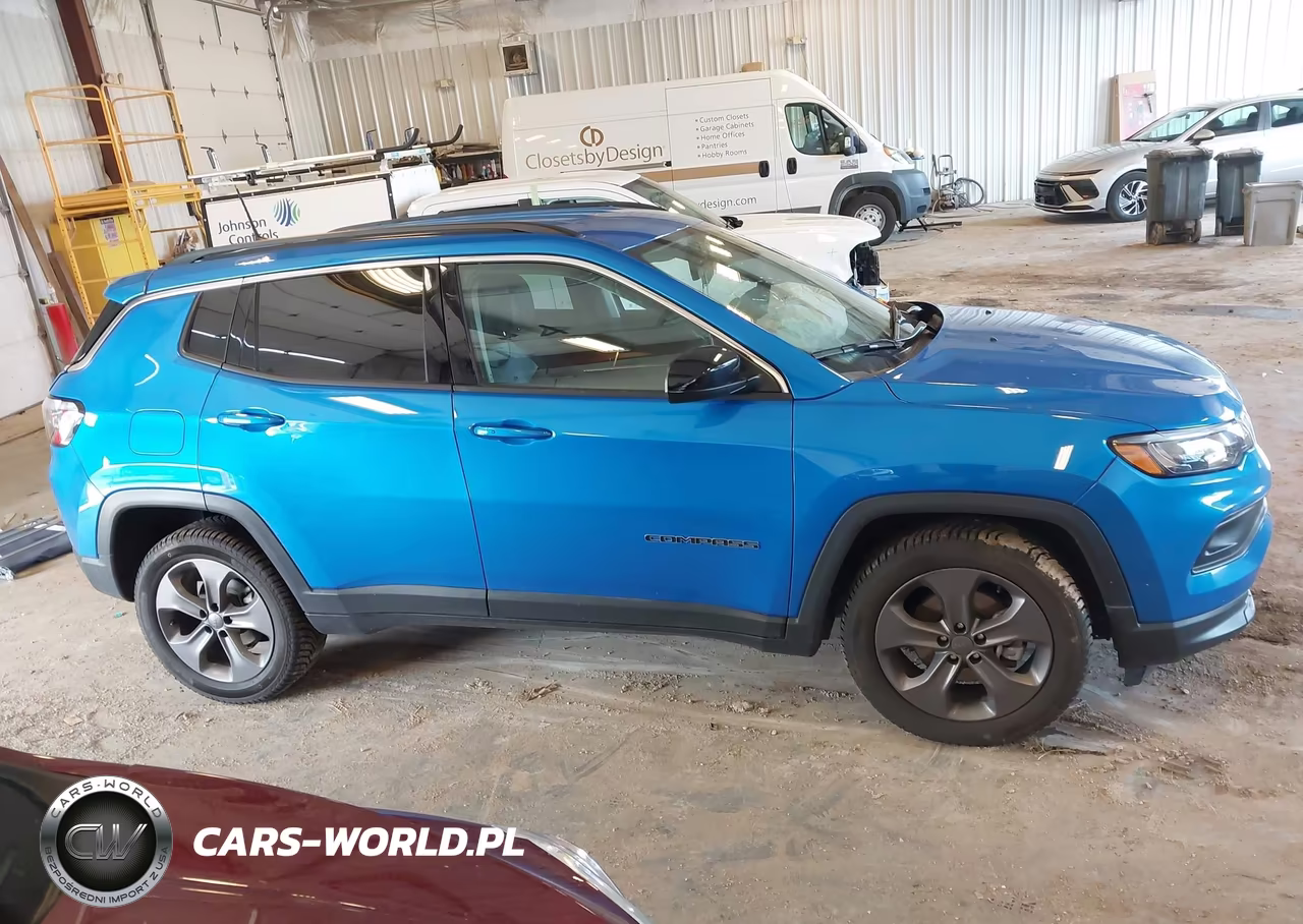 2022 Jeep Compass Latitude Lux 4X4 VIN:3C4NJDFB5NT133012 - 13