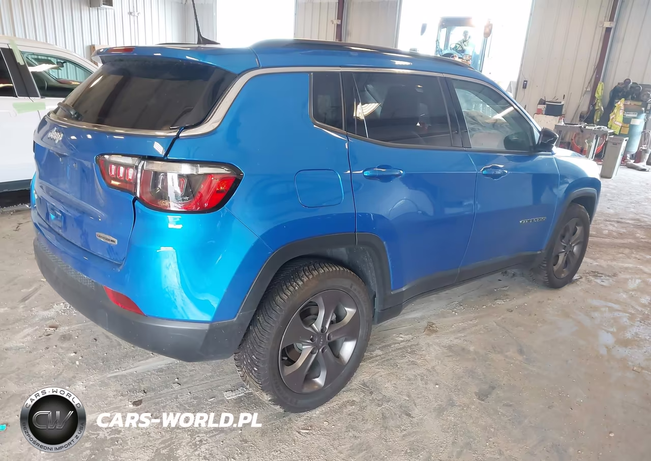 2022 Jeep Compass Latitude Lux 4X4 VIN:3C4NJDFB5NT133012 - 4