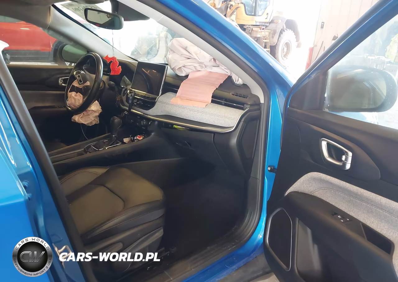 2022 Jeep Compass Latitude Lux 4X4 VIN:3C4NJDFB5NT133012 - 5