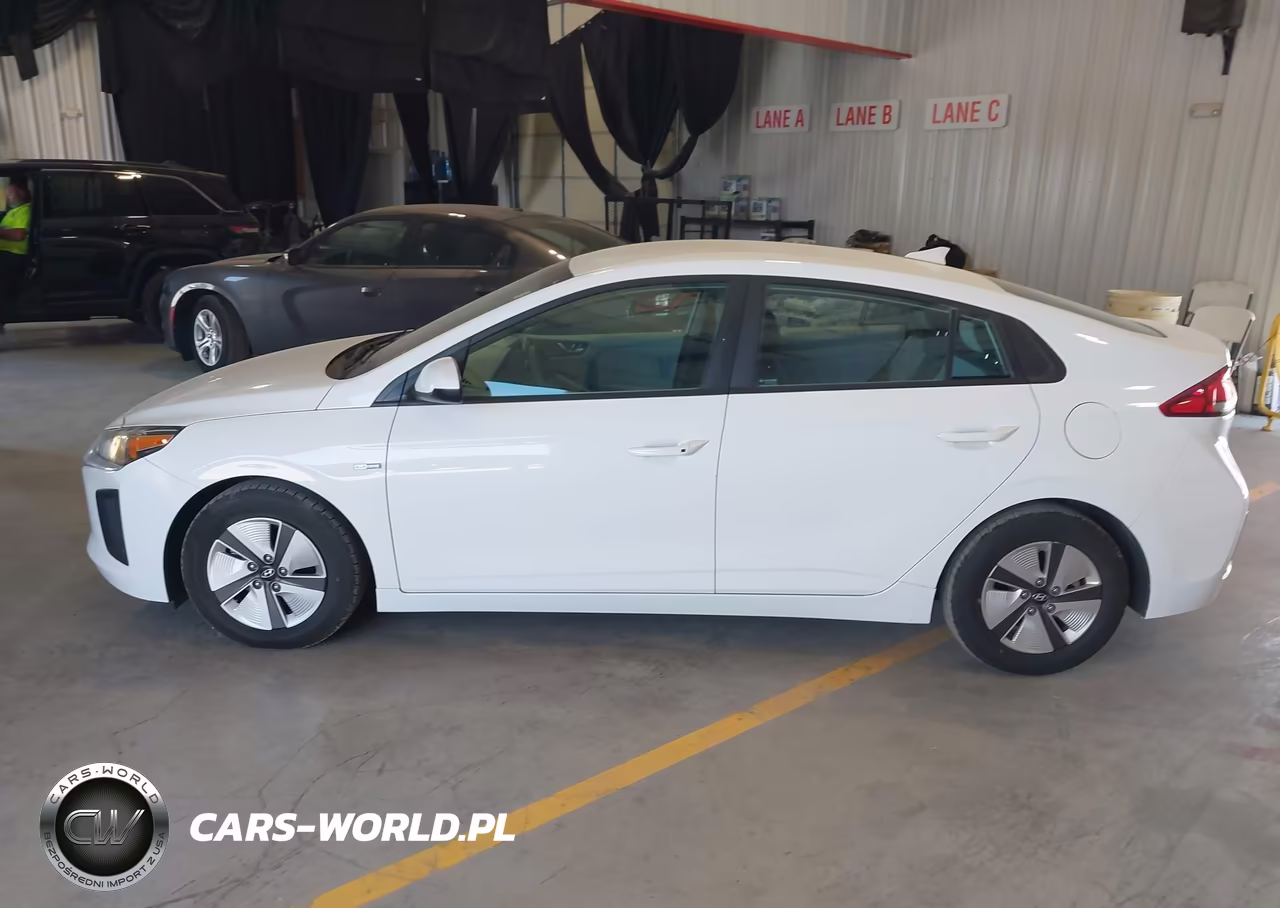 2020 Hyundai Ioniq Hybrid Blue VIN:KMHC65LC9LU233608 - 14