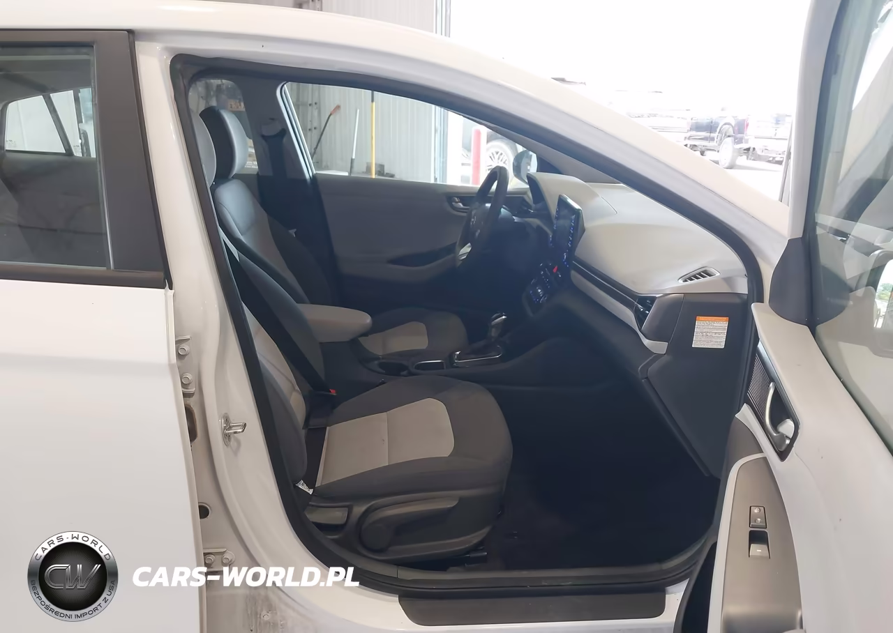 2020 Hyundai Ioniq Hybrid Blue VIN:KMHC65LC9LU233608 - 5