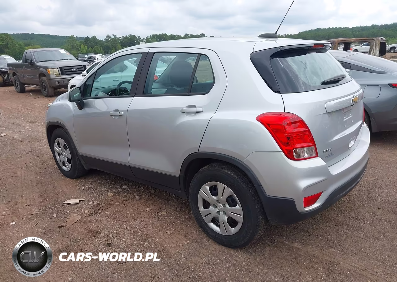 2019 Chevrolet Trax Ls VIN:3GNCJKSB2KL107777 - 3