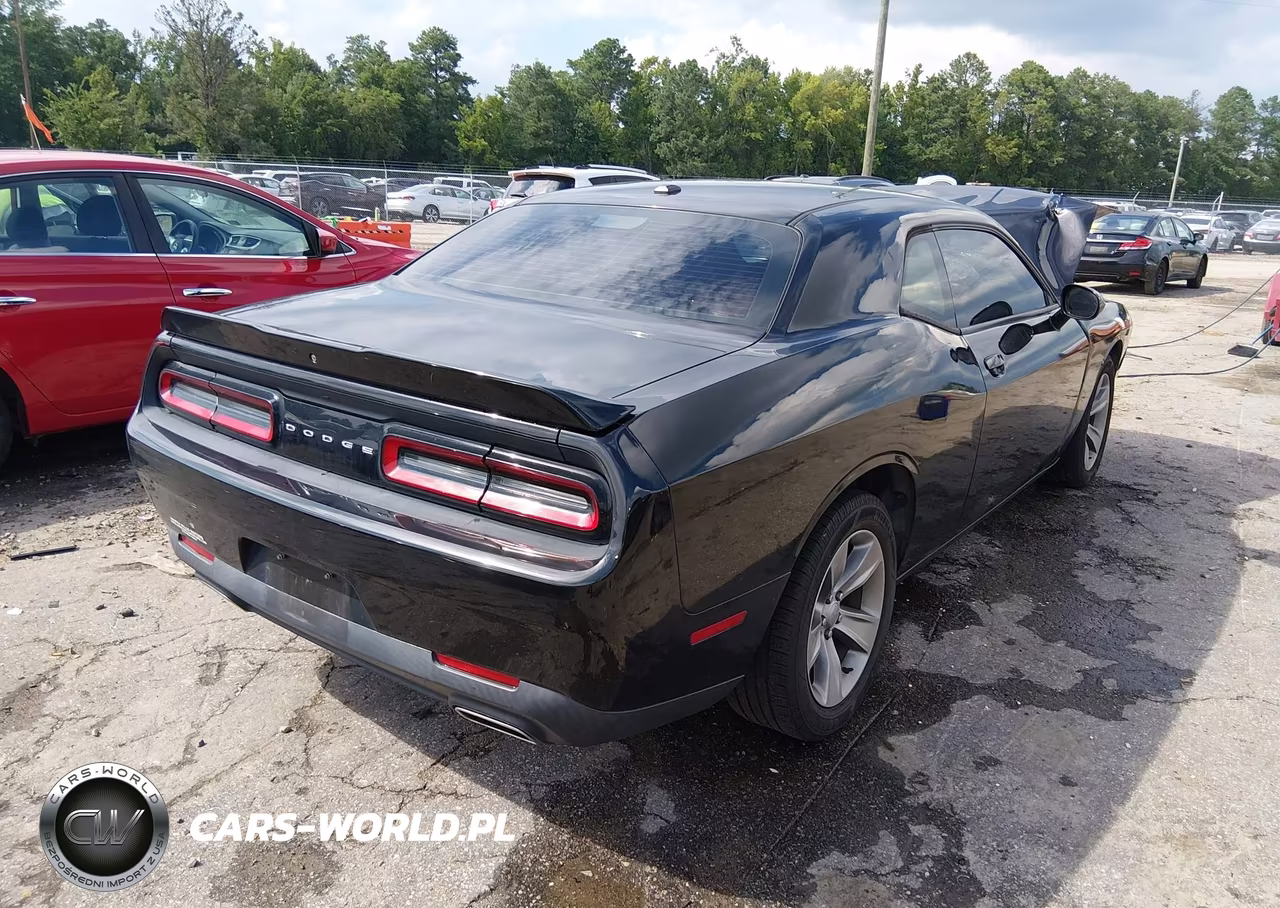 2018 Dodge Challenger Sxt VIN:2C3CDZAG8JH321609 - 4