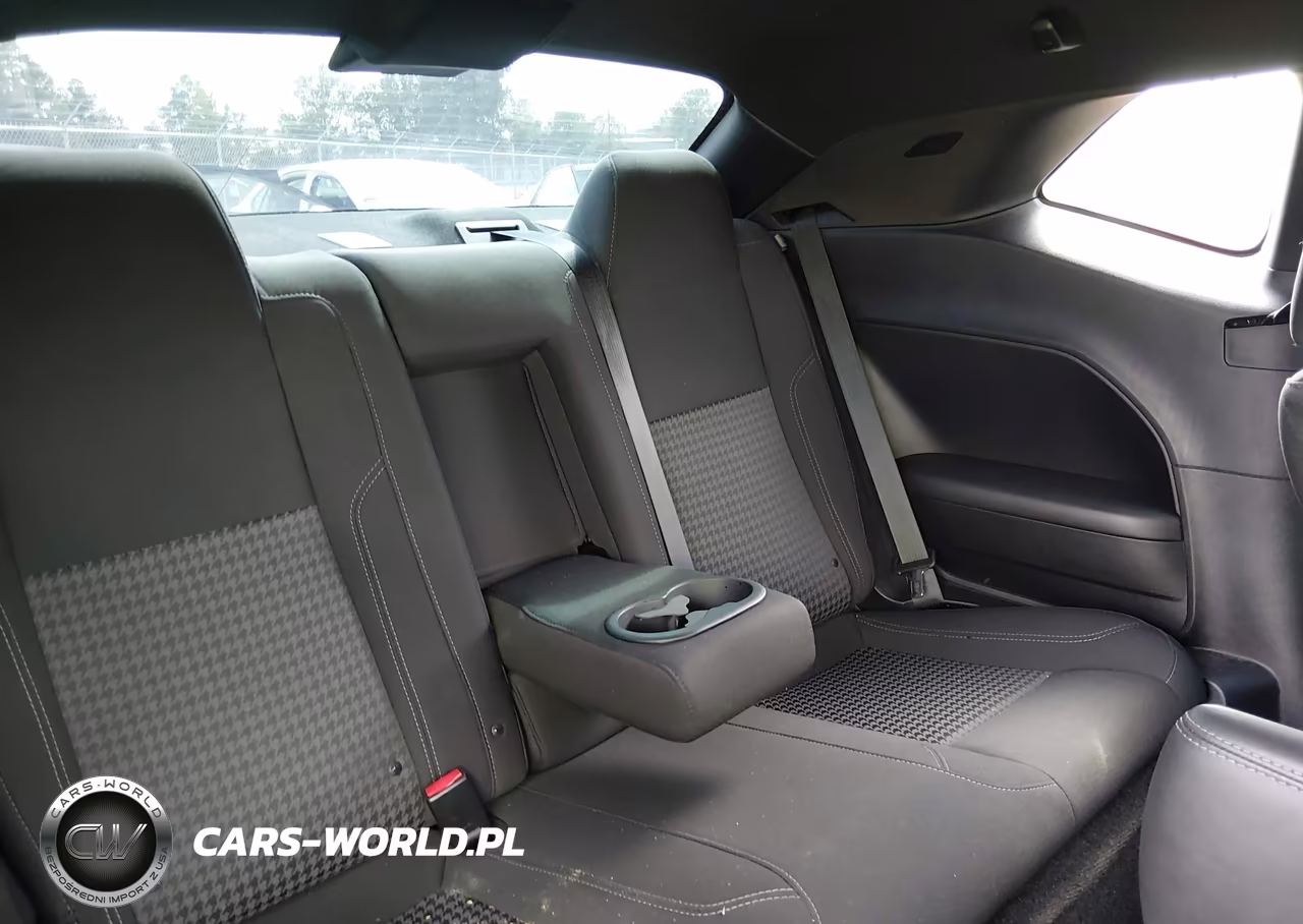 2018 Dodge Challenger Sxt VIN:2C3CDZAG8JH321609 - 8