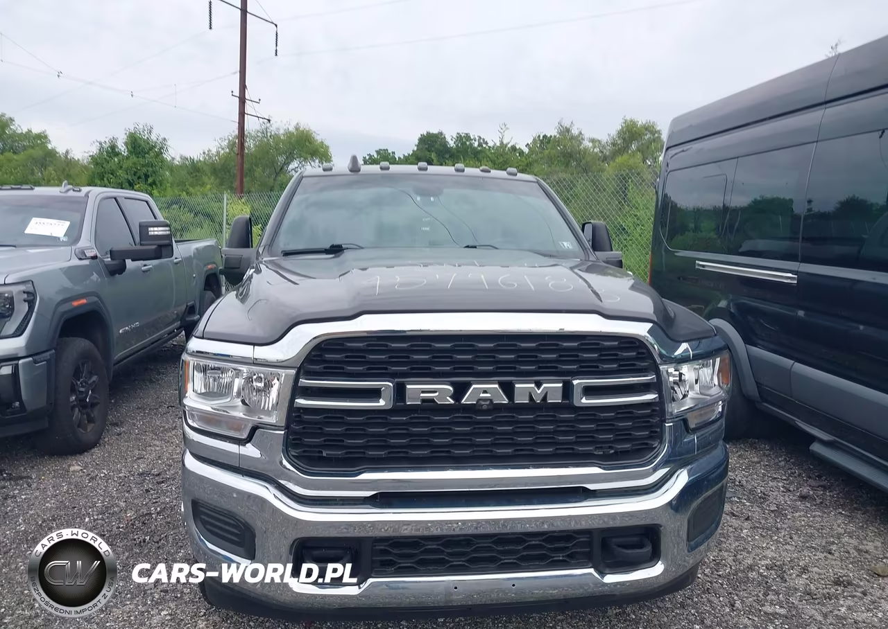 2023 Ram 3500 Tradesman 4X4 8' Box VIN:3C63RRGL2PG624970 - 13