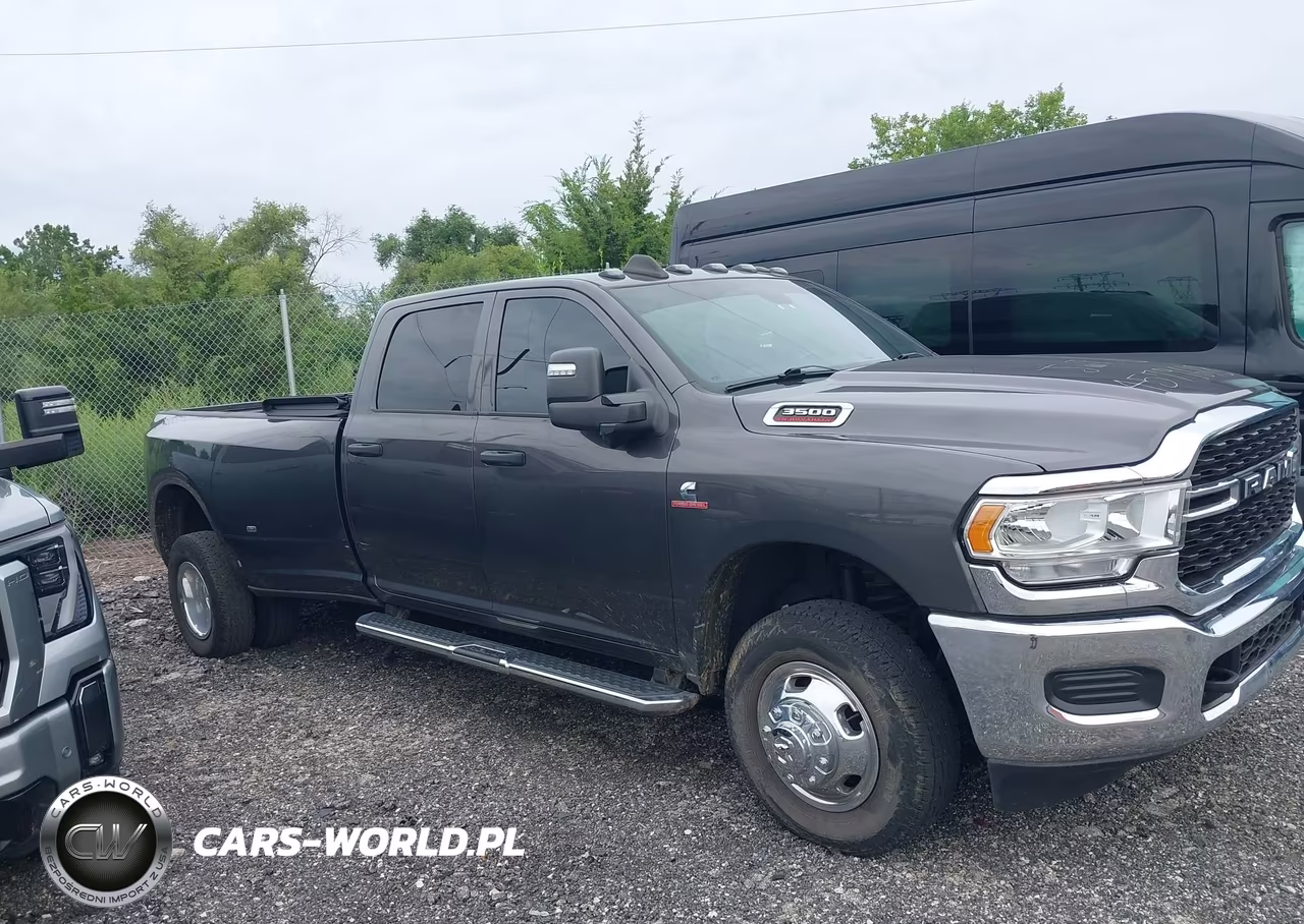 2023 Ram 3500 Tradesman 4X4 8' Box VIN:3C63RRGL2PG624970 - 14