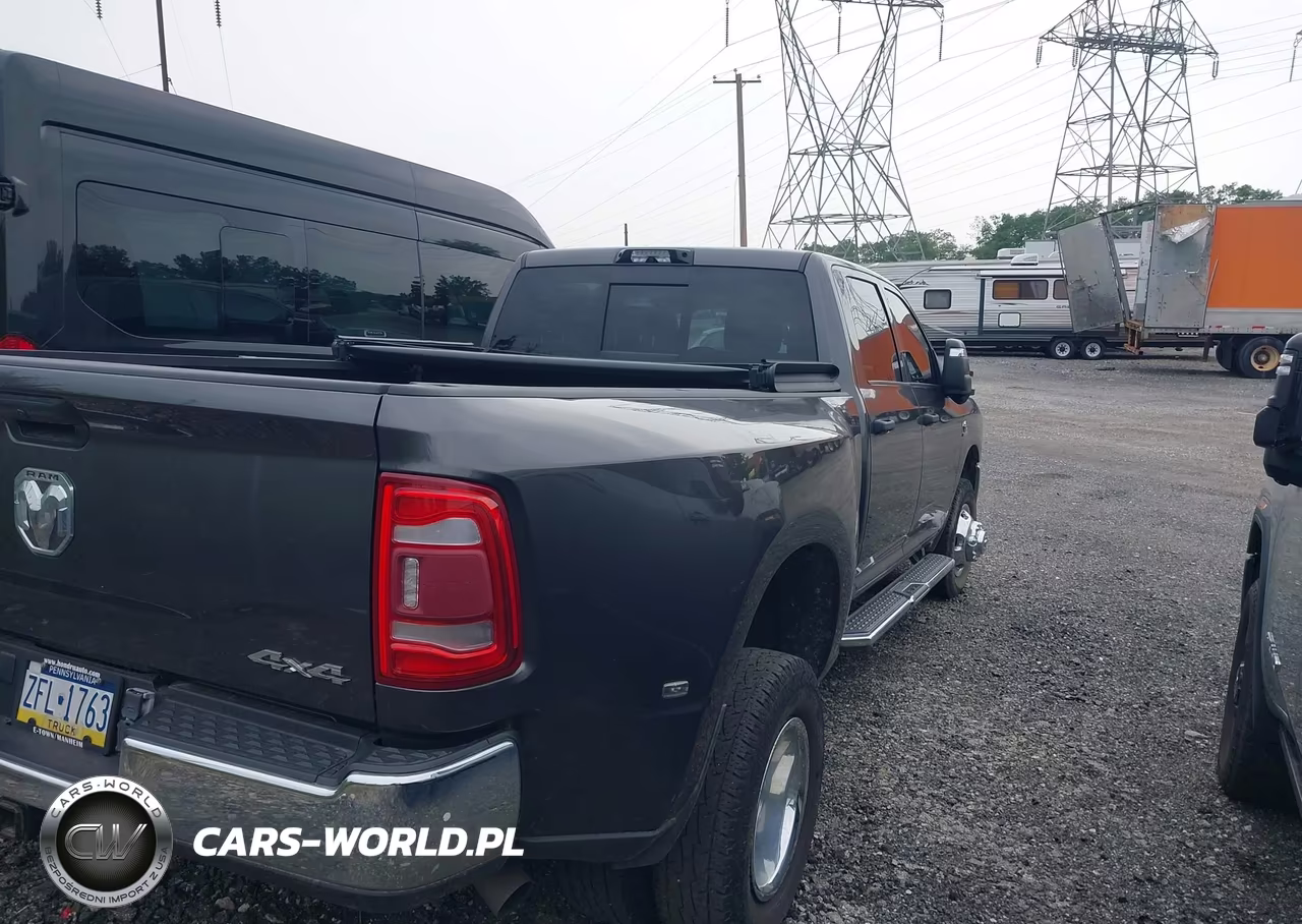 2023 Ram 3500 Tradesman 4X4 8' Box VIN:3C63RRGL2PG624970 - 4