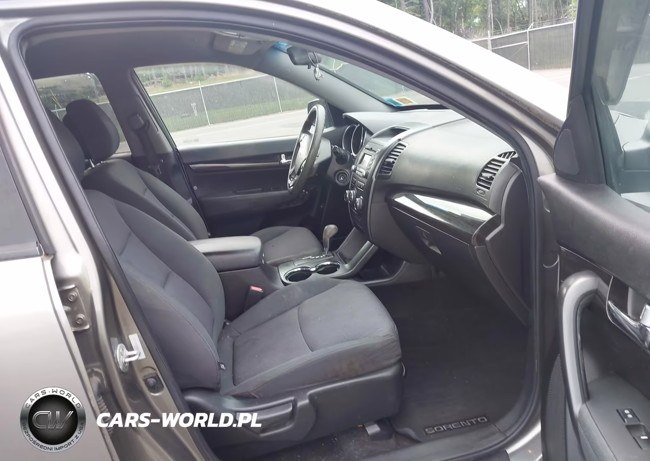 2013 Kia Sorento Lx VIN:5XYKTCA65DG341852 - 5