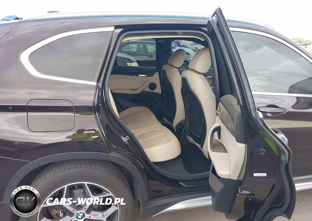 2018 BMW X1 xDrive28I VIN:WBXHT3C33J3H33165 - 8