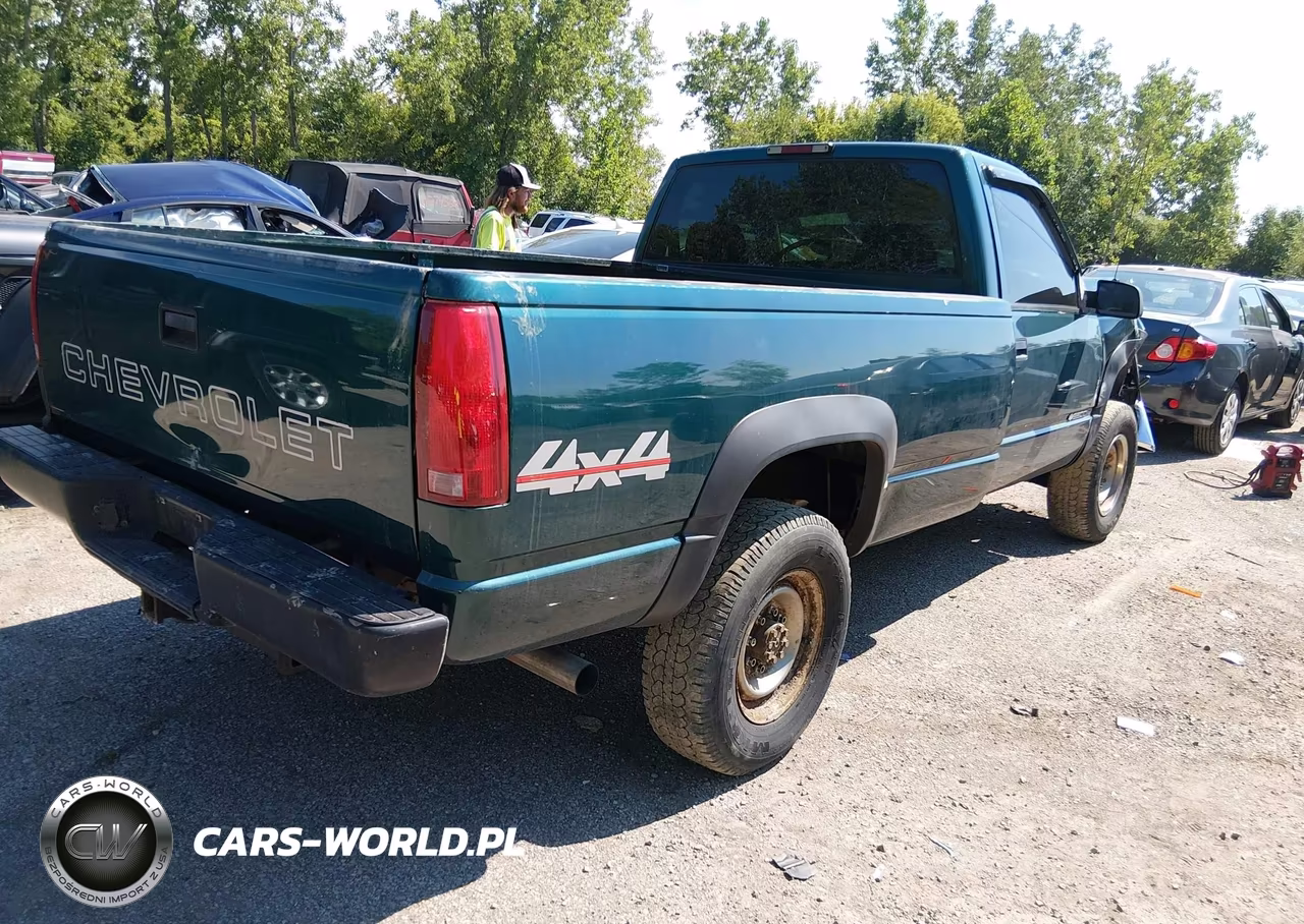 2000 Chevrolet K2500 VIN:1GCGK24J6YR215882 - 4