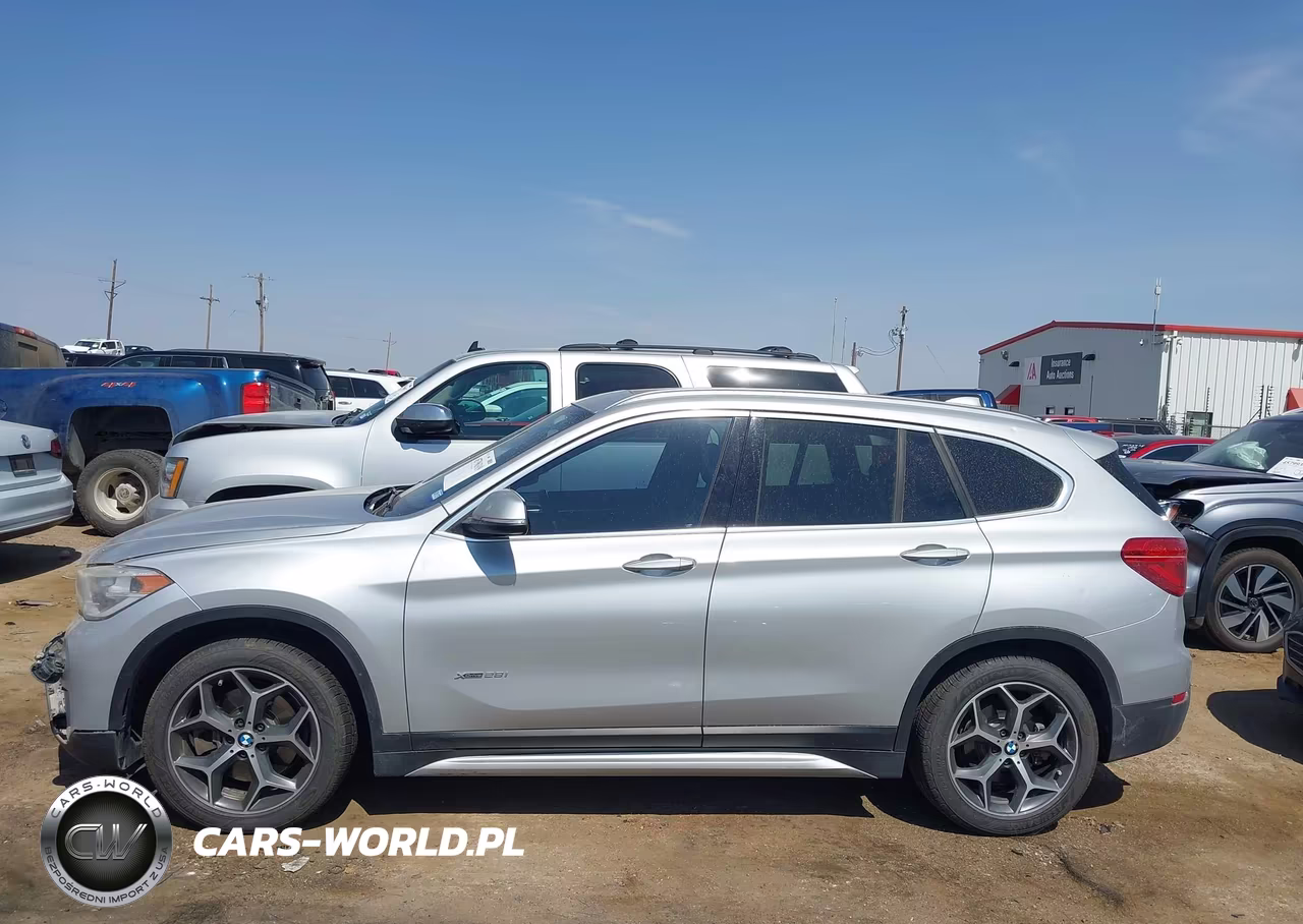 2018 BMW X1 xDrive28I VIN:WBXHT3C36J5K24382 - 14