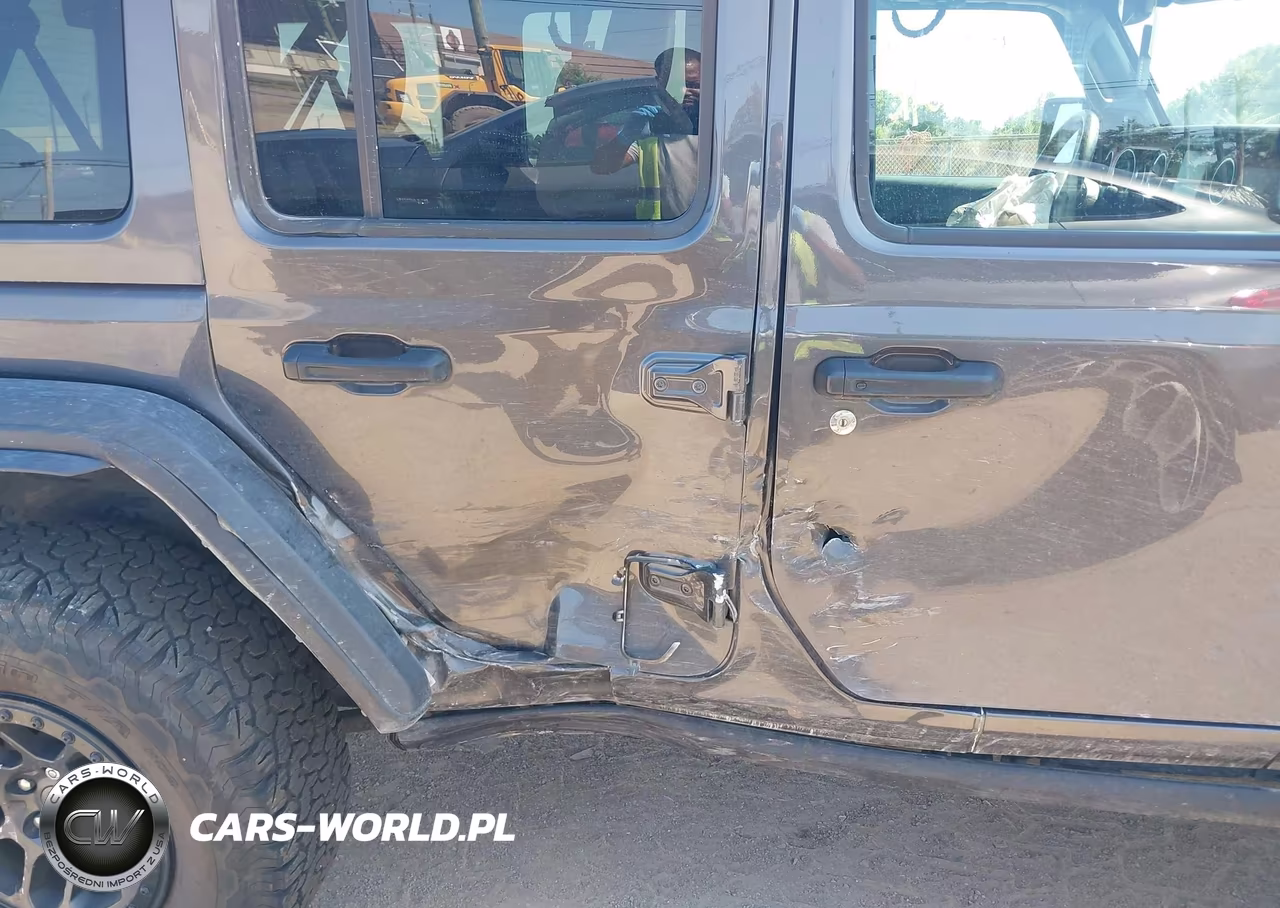 2021 Jeep Wrangler Unlimited Rubicon 4X4 VIN:1C4JJXFG2MW821635 - 6