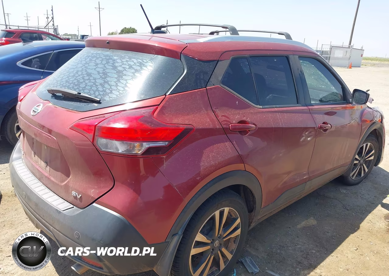 2018 Nissan Kicks Sv VIN:3N1CP5CU1JL523703 - 4