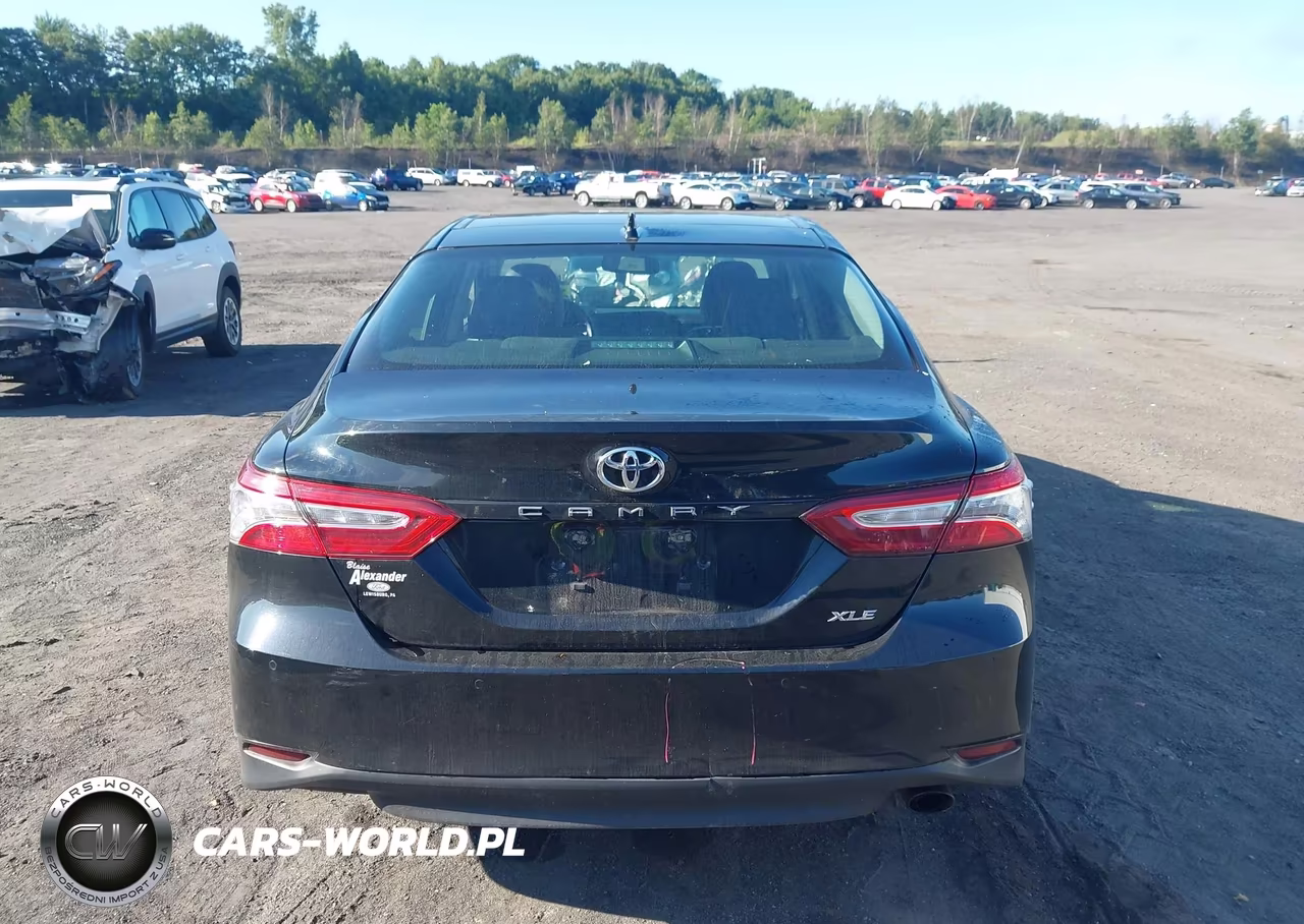 2018 Toyota Camry Xle VIN:4T1B11HK0JU527382 - 16