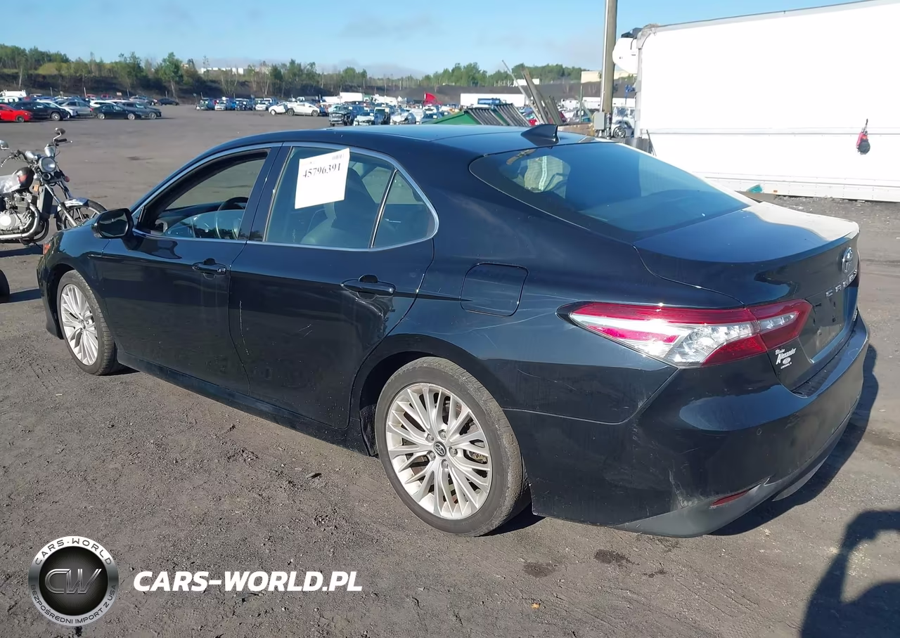 2018 Toyota Camry Xle VIN:4T1B11HK0JU527382 - 3
