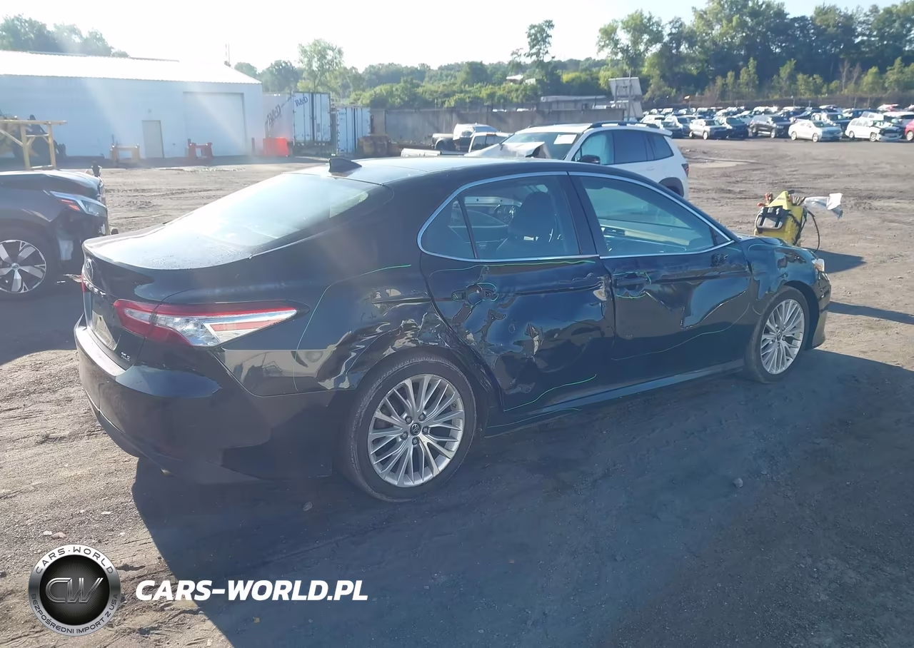 2018 Toyota Camry Xle VIN:4T1B11HK0JU527382 - 4