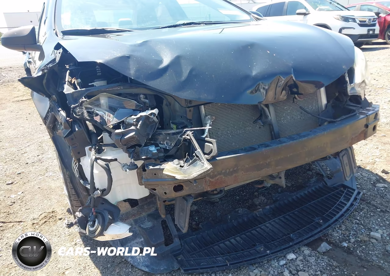 2016 Toyota Corolla Le VIN:2T1BURHE0GC524928 - 18