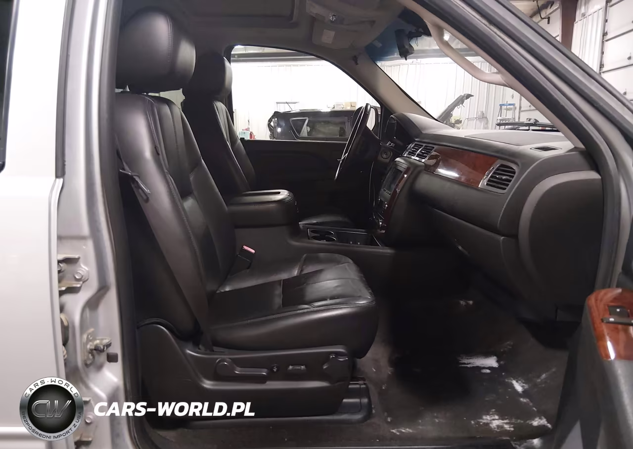 2010 Chevrolet Suburban 1500 Lt1 VIN:1GNUKJE33AR230947 - 5