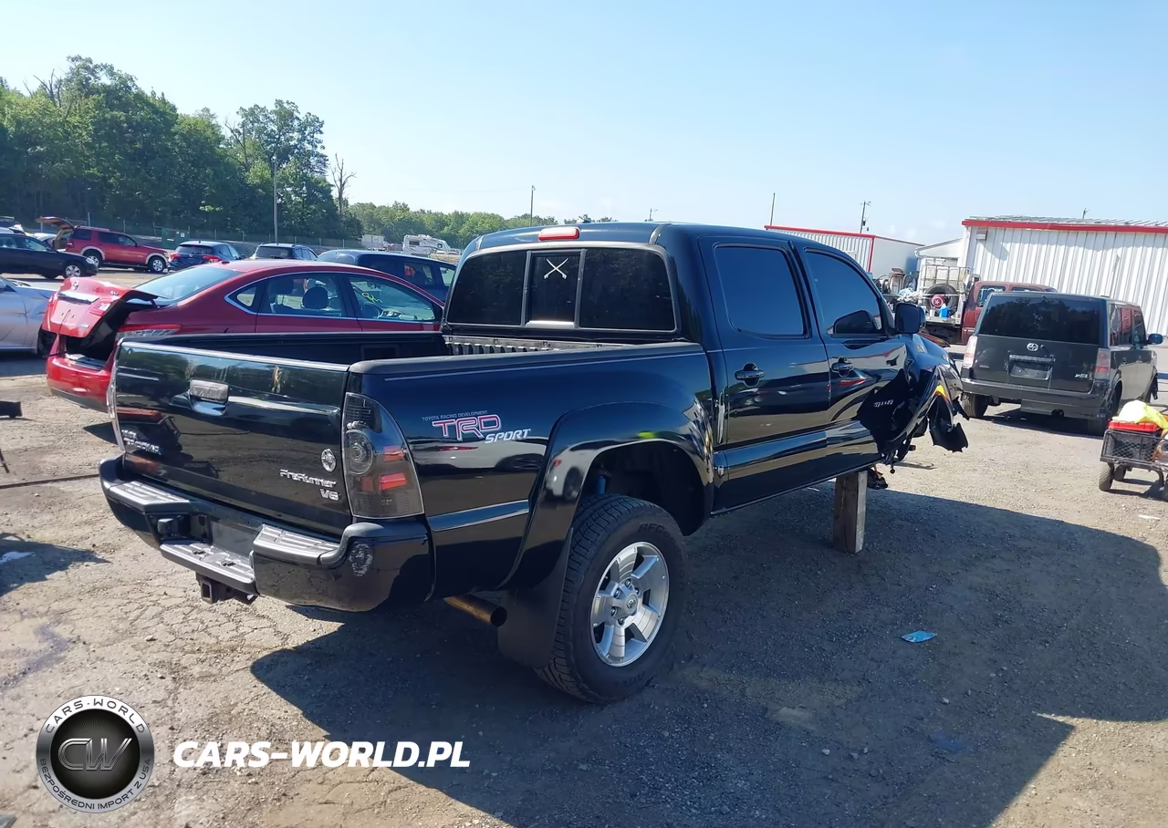 2011 Toyota Tacoma Prerunner V6 VIN:5TFJU4GN1BX003565 - 4