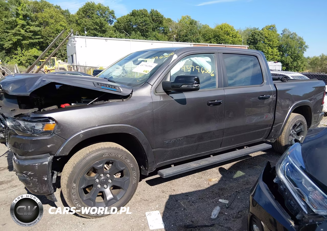 2025 Ram 1500 Big Horn 4X4 5'7 Box VIN:1C6RRFFG6SN639288 - 14