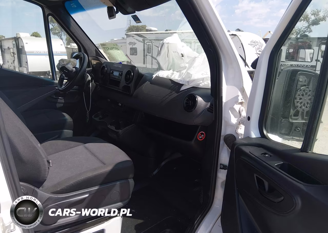 2019 Mercedes-Benz Sprinter 2500 Standard Roof I4 VIN:WD4PF0ED1KT010035 - 5