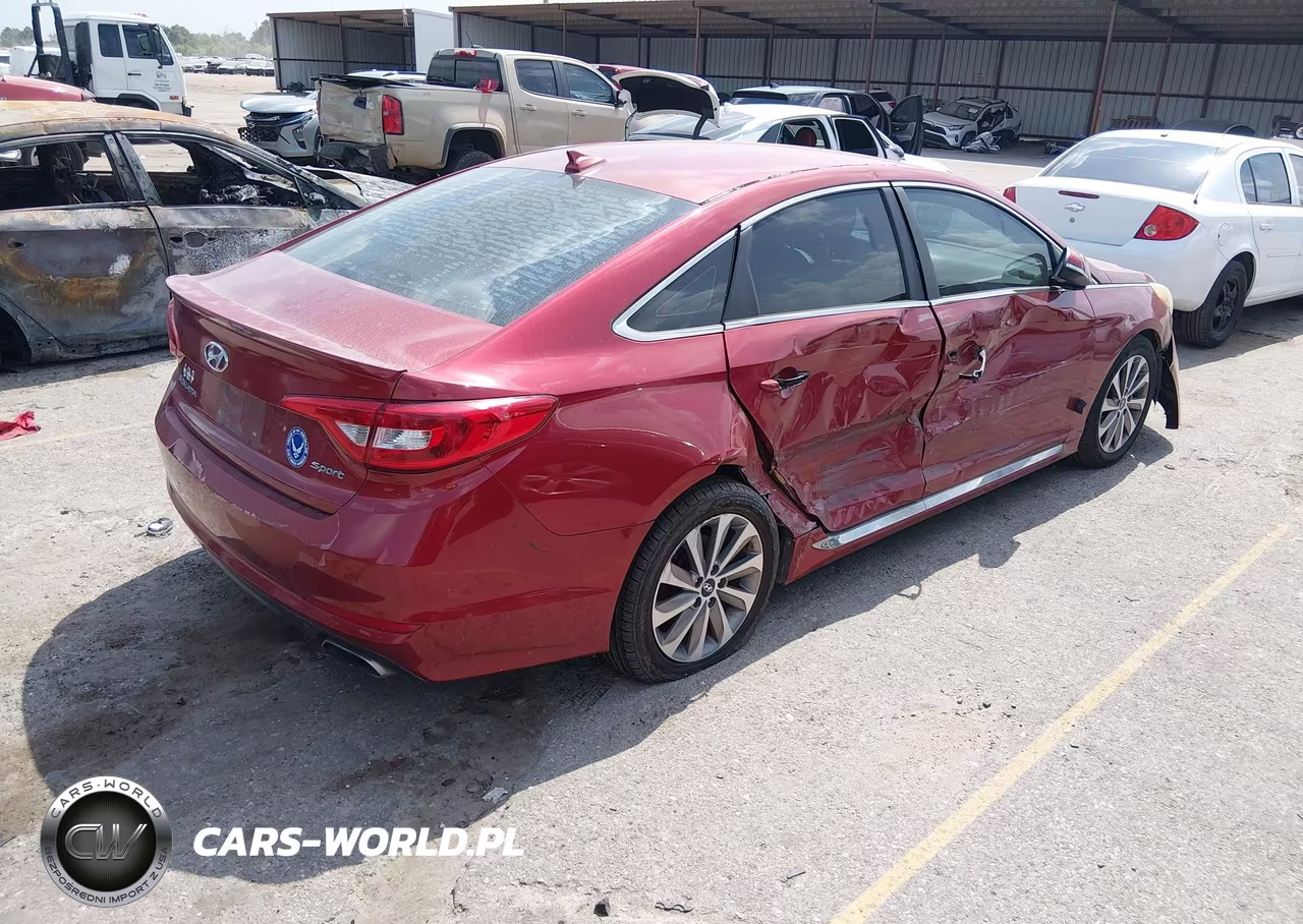 2015 Hyundai Sonata Sport VIN:5NPE34AFXFH180610 - 4
