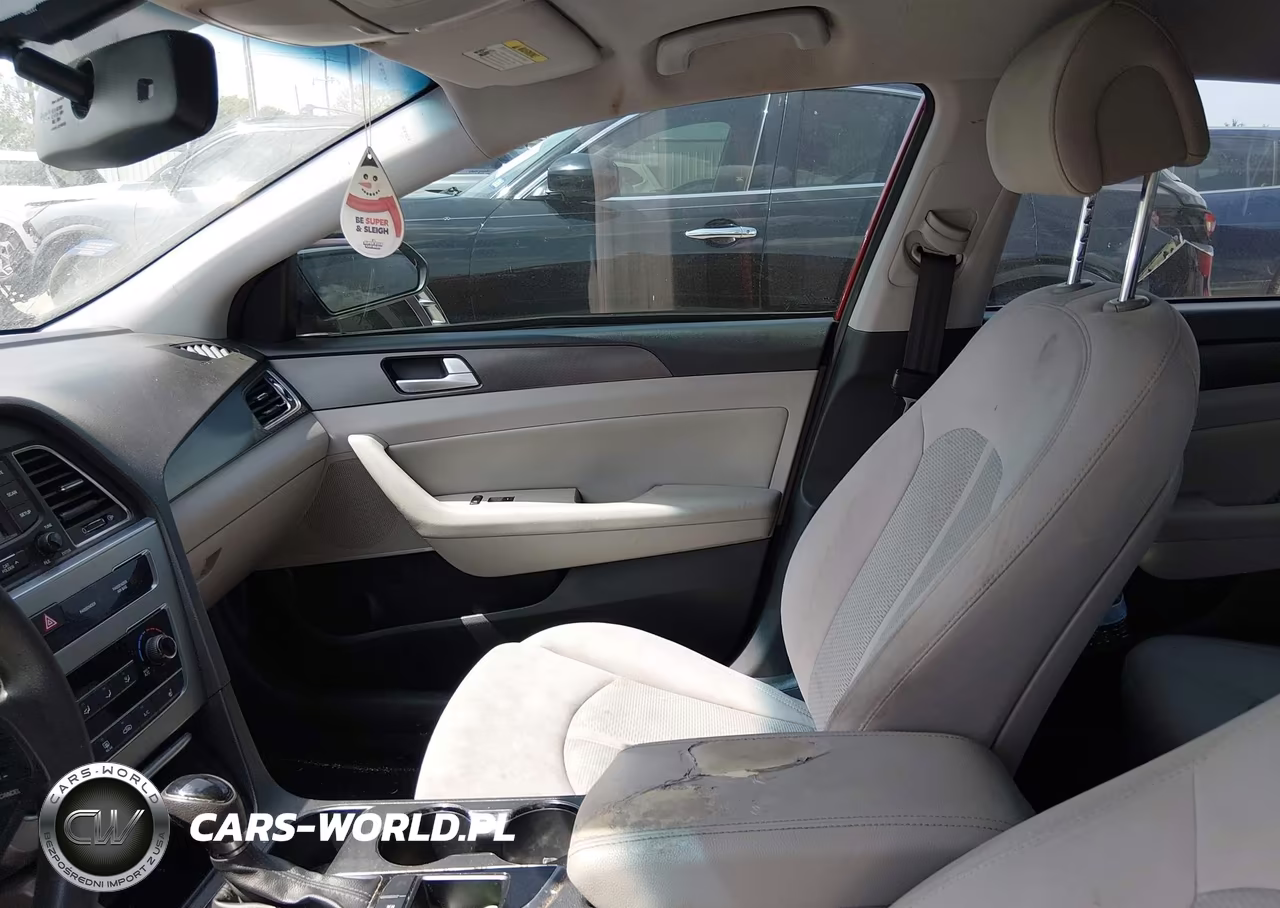 2015 Hyundai Sonata Sport VIN:5NPE34AFXFH180610 - 5