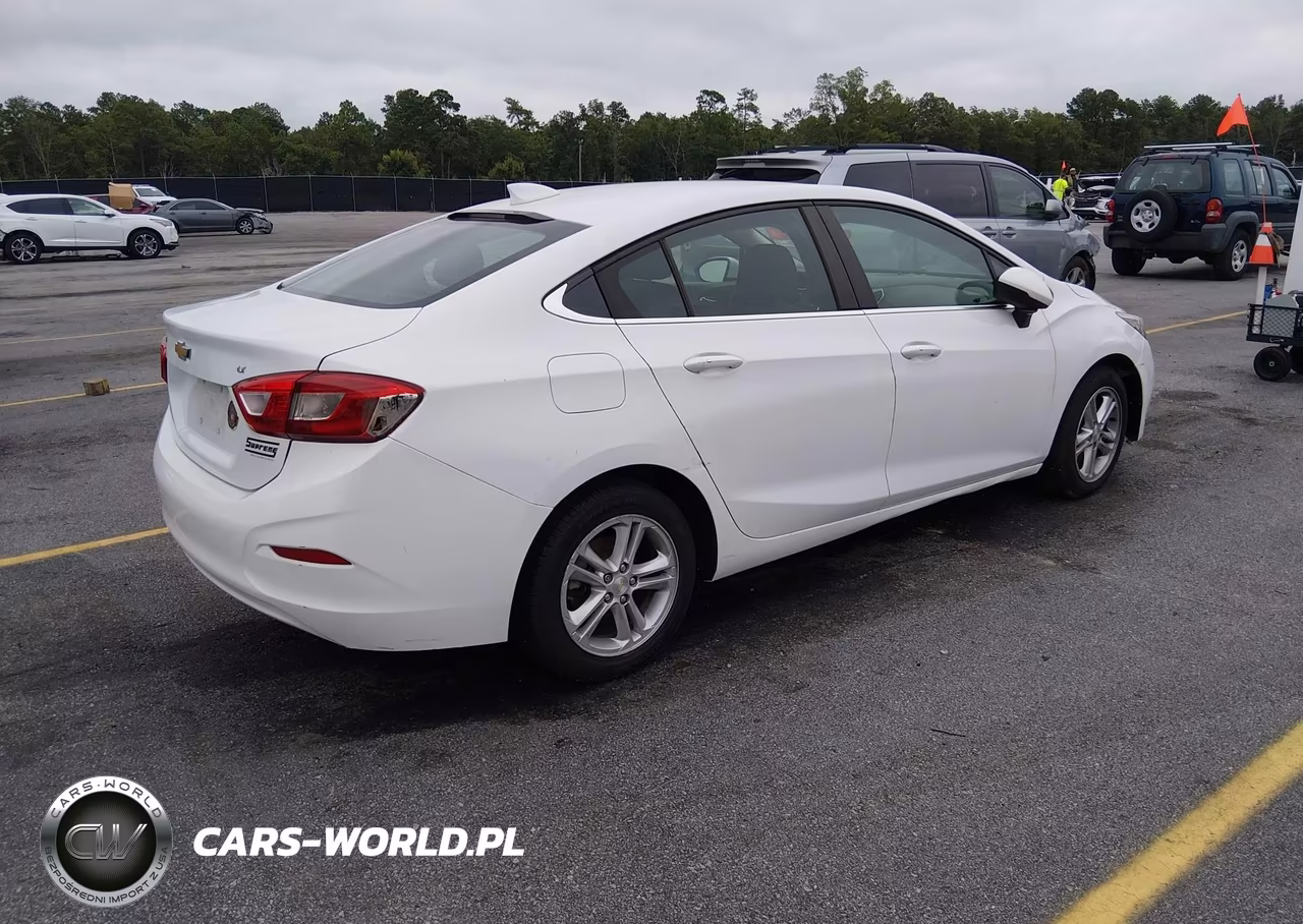 2018 Chevrolet Cruze Lt Auto VIN:1G1BE5SM7J7231874 - 4