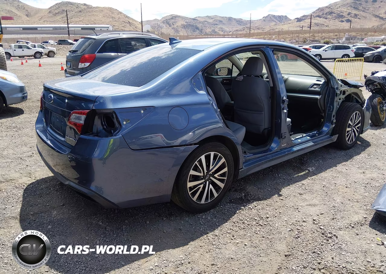 2018 Subaru Legacy 2.5I Premium VIN:4S3BNAF64J3042134 - 4