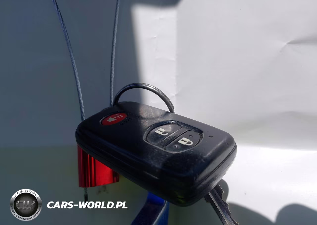 2013 Toyota Prius Two VIN:JTDKN3DUXD5559976 - 11