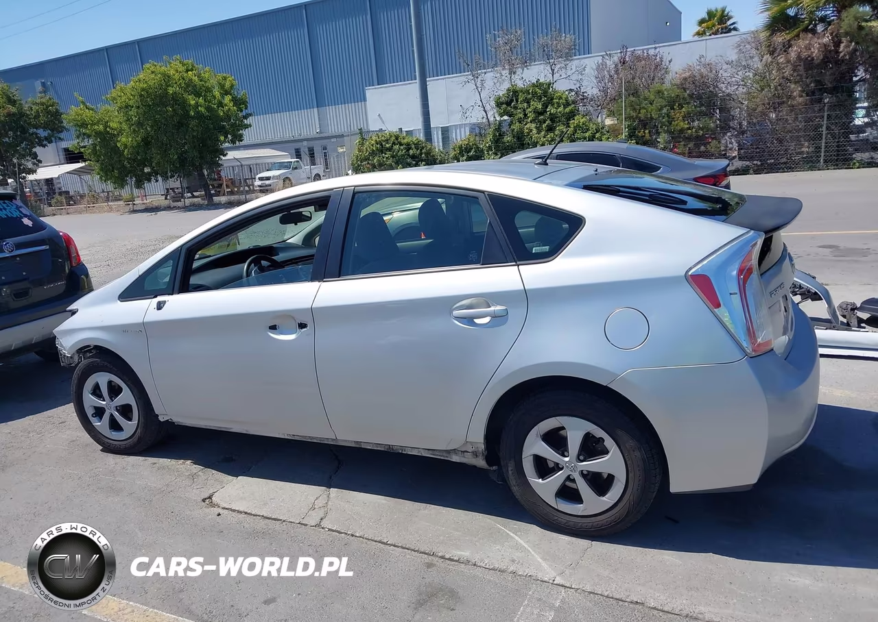 2013 Toyota Prius Two VIN:JTDKN3DUXD5559976 - 15