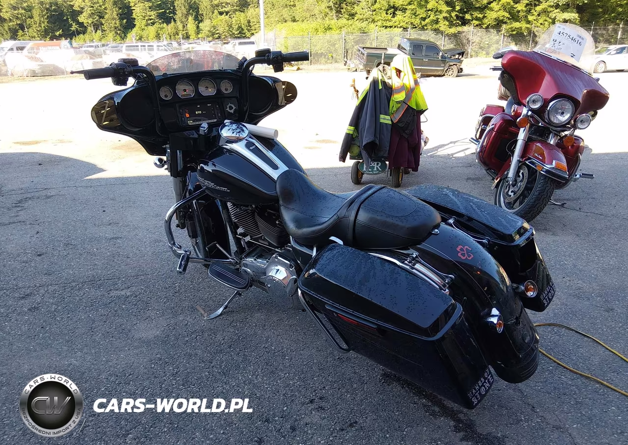 2014 Harley-Davidson Flhxs Street Glide Special VIN:1HD1KRM11EB672231 - 3