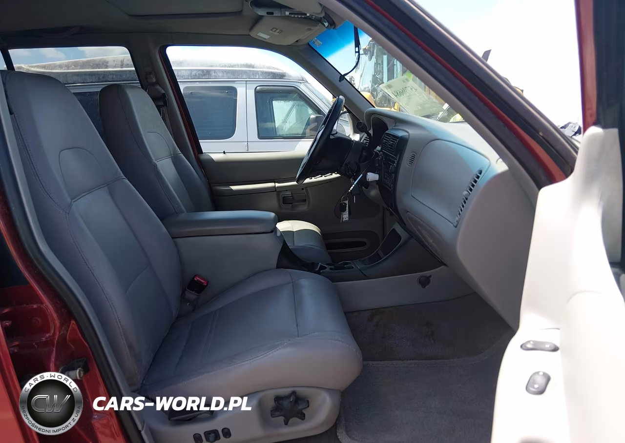 2000 Ford Explorer Xlt VIN:1FMZU73E9YZB28493 - 5