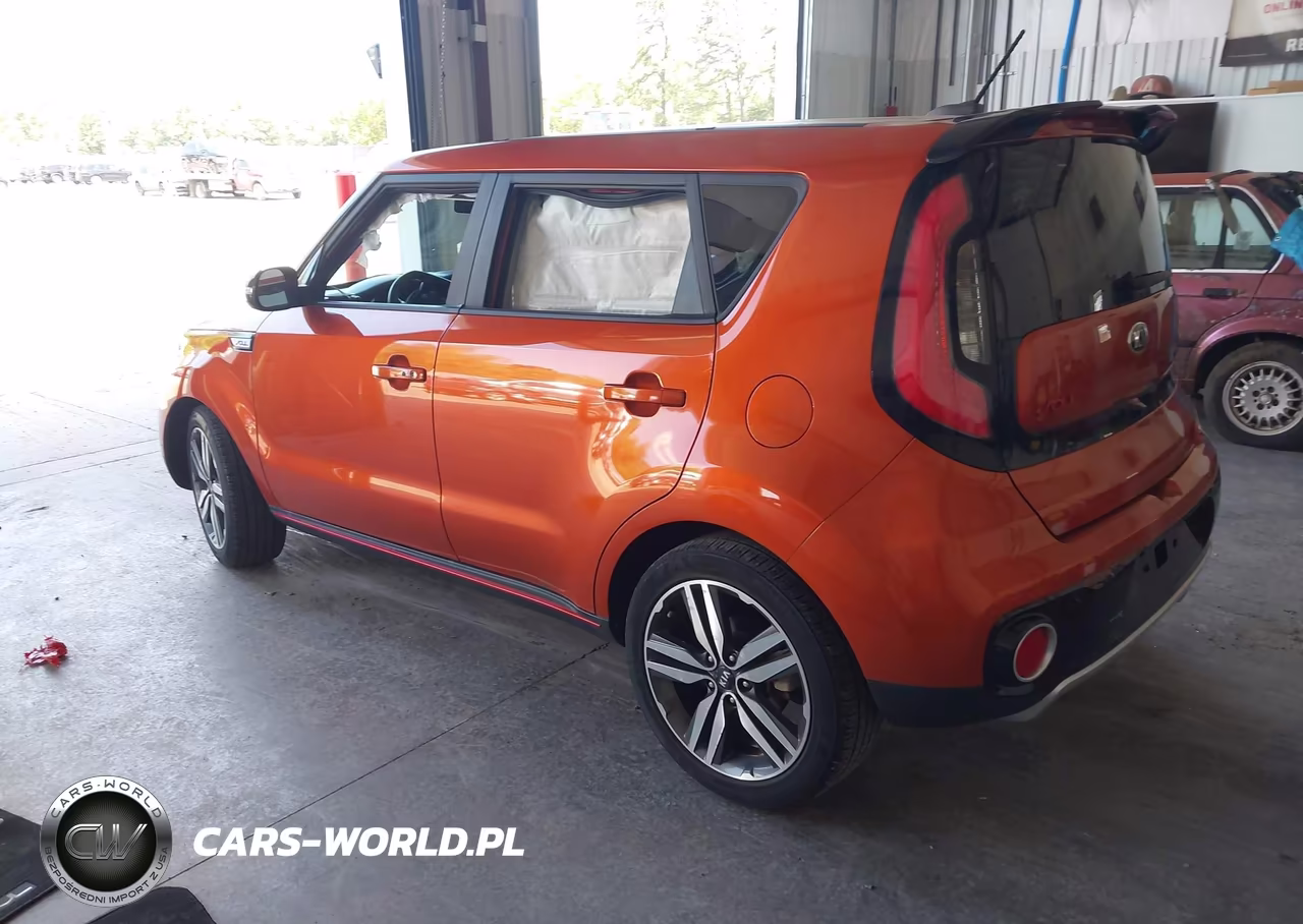 2018 Kia Soul ! VIN:KNDJX3AA1J7588914 - 3