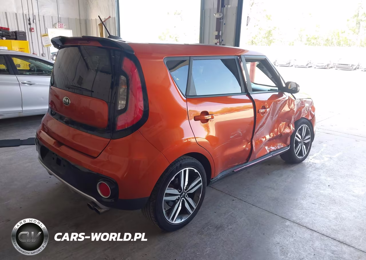 2018 Kia Soul ! VIN:KNDJX3AA1J7588914 - 4