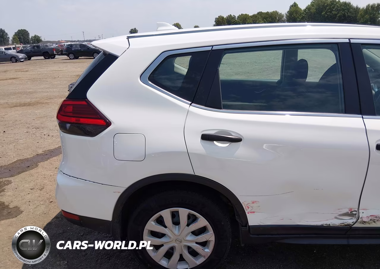 2017 Nissan Rogue S VIN:5N1AT2MTXHC793910 - 18
