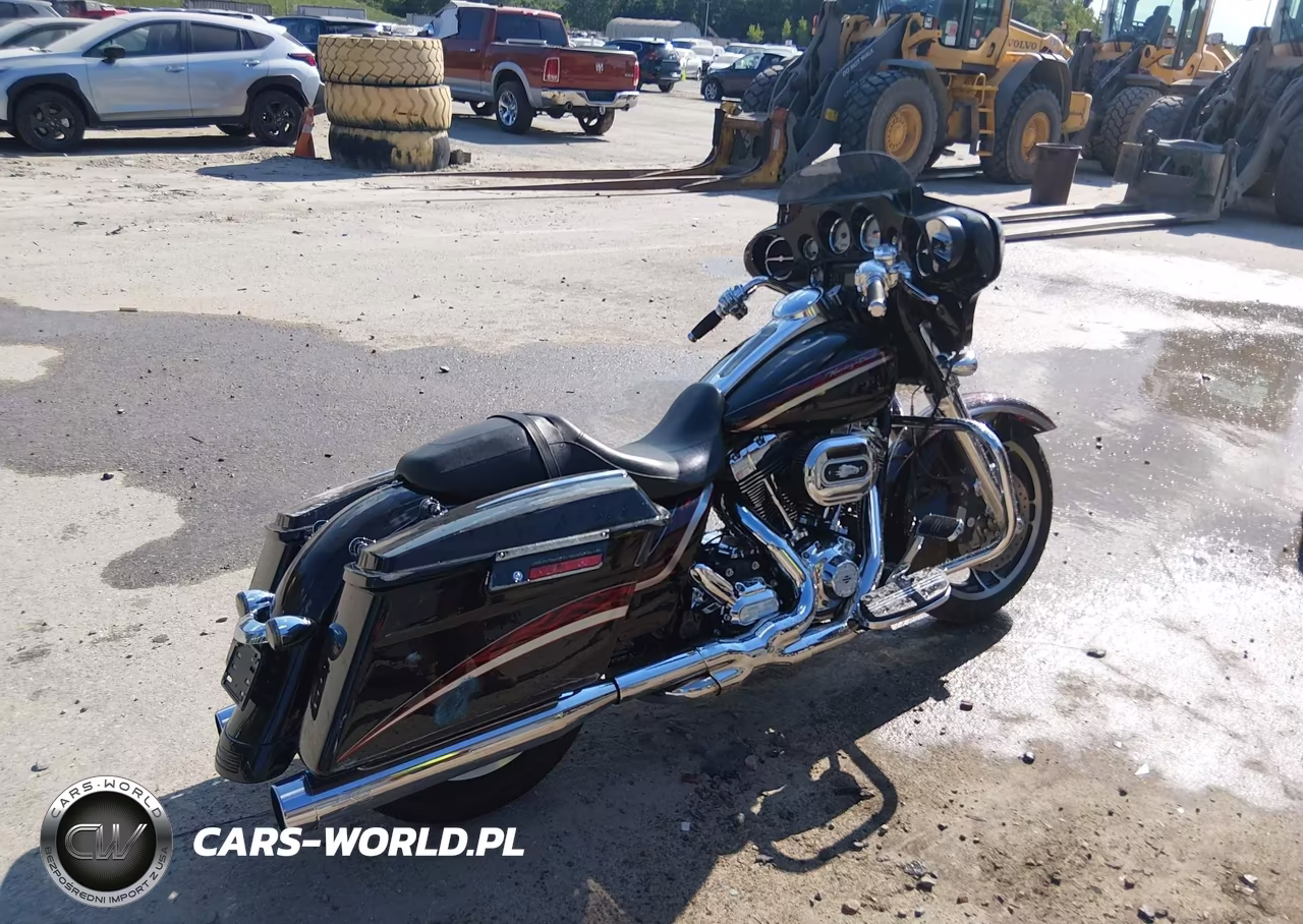 2013 Harley-Davidson Flhx Street Glide VIN:1HD1KBM19DB626698 - 4