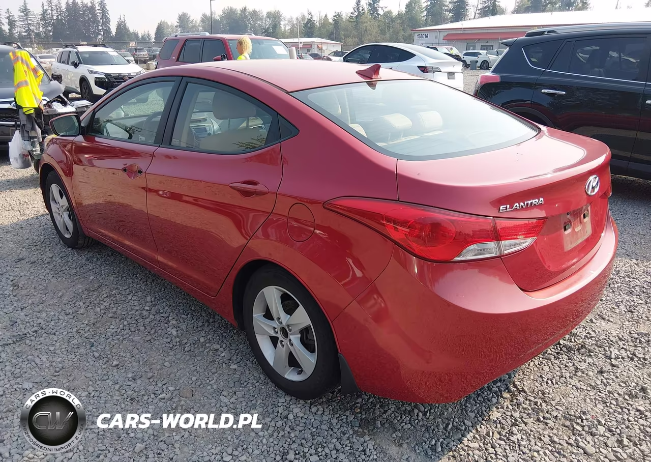 2013 Hyundai Elantra Gls VIN:KMHDH4AE5DU947864 - 3