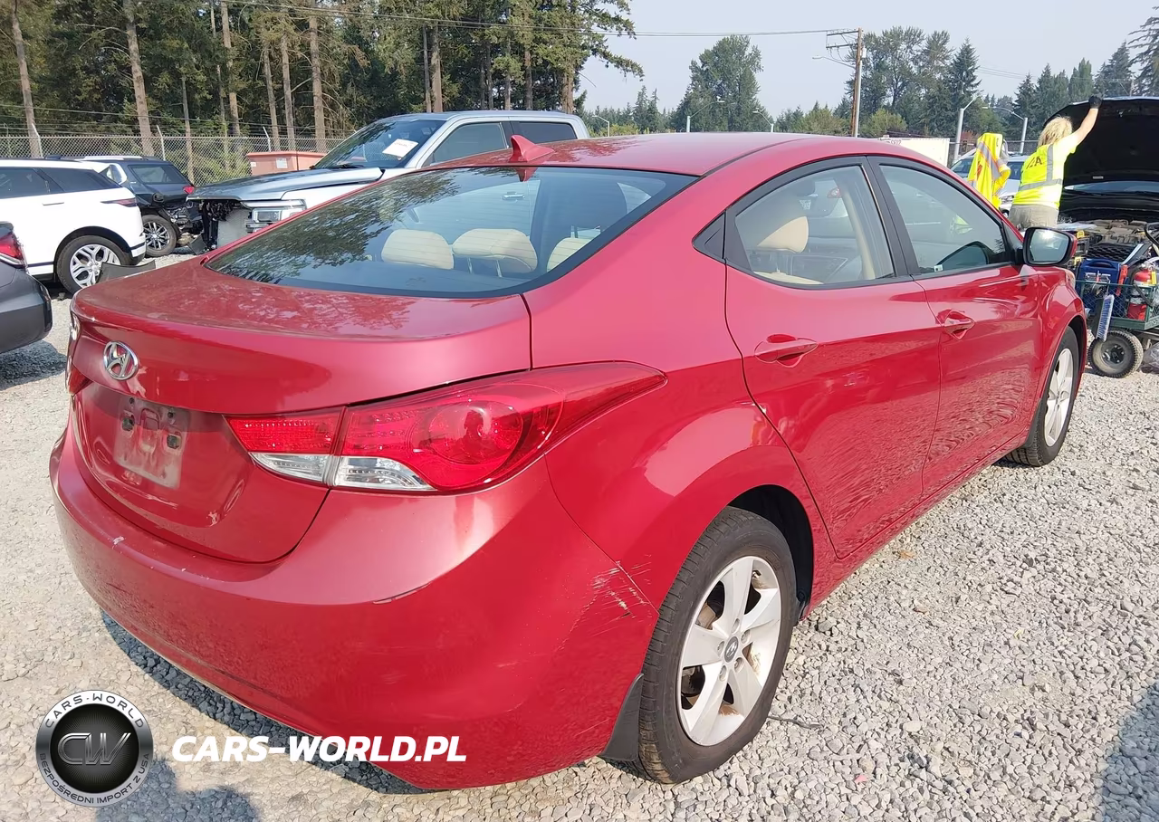 2013 Hyundai Elantra Gls VIN:KMHDH4AE5DU947864 - 4