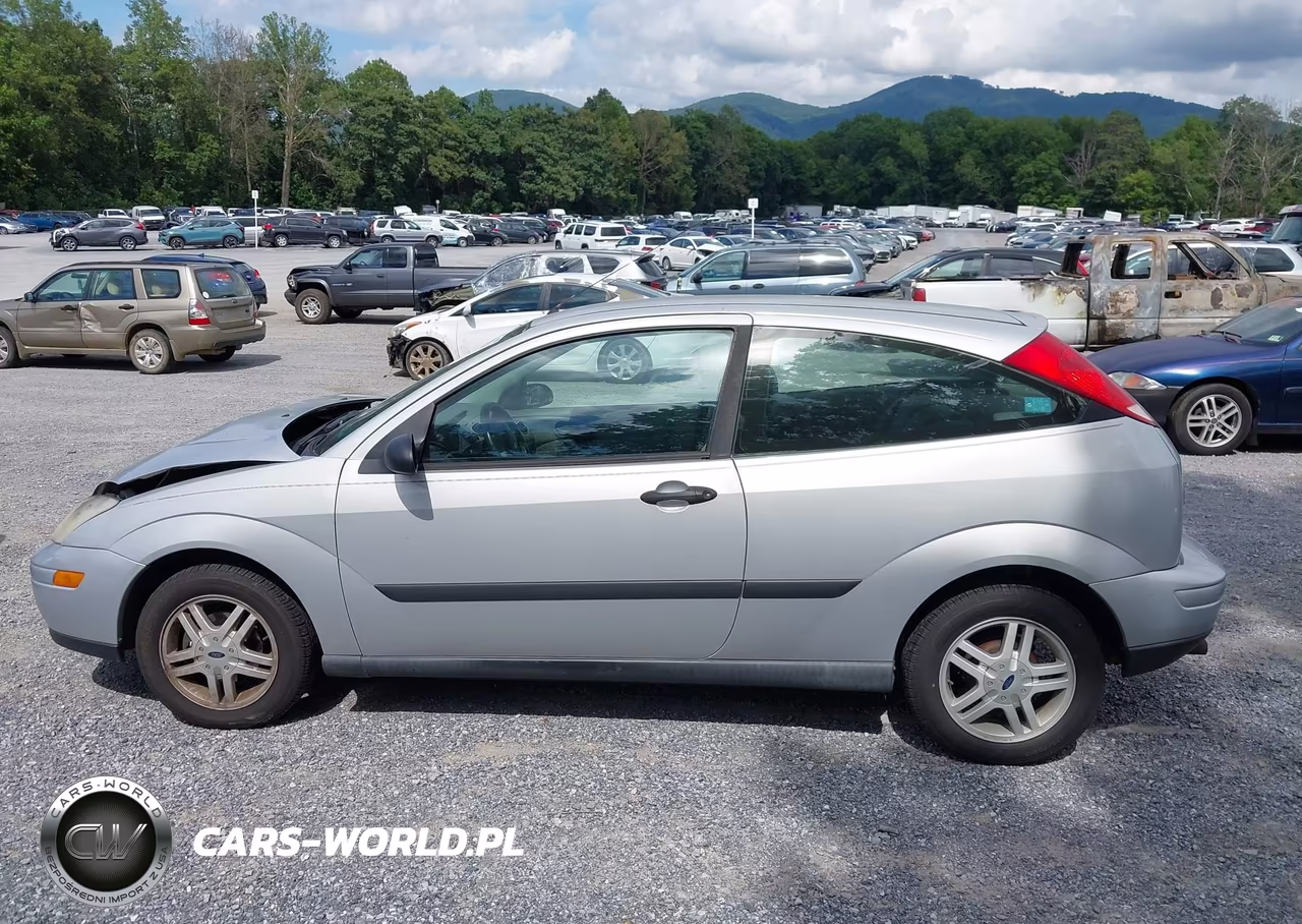 2000 Ford Focus Zx3 VIN:3FAFP3139YR198630 - 15