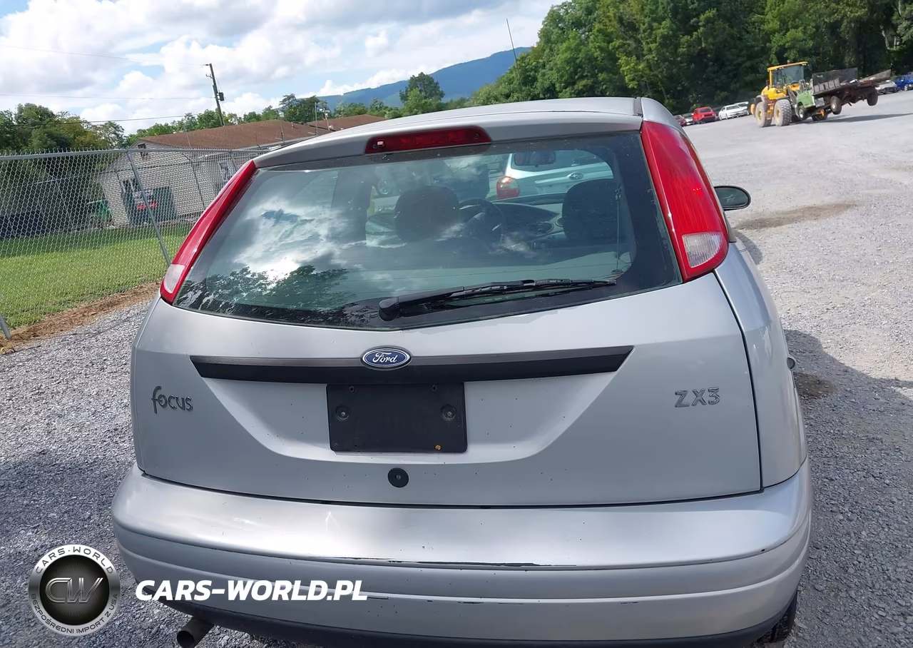 2000 Ford Focus Zx3 VIN:3FAFP3139YR198630 - 17