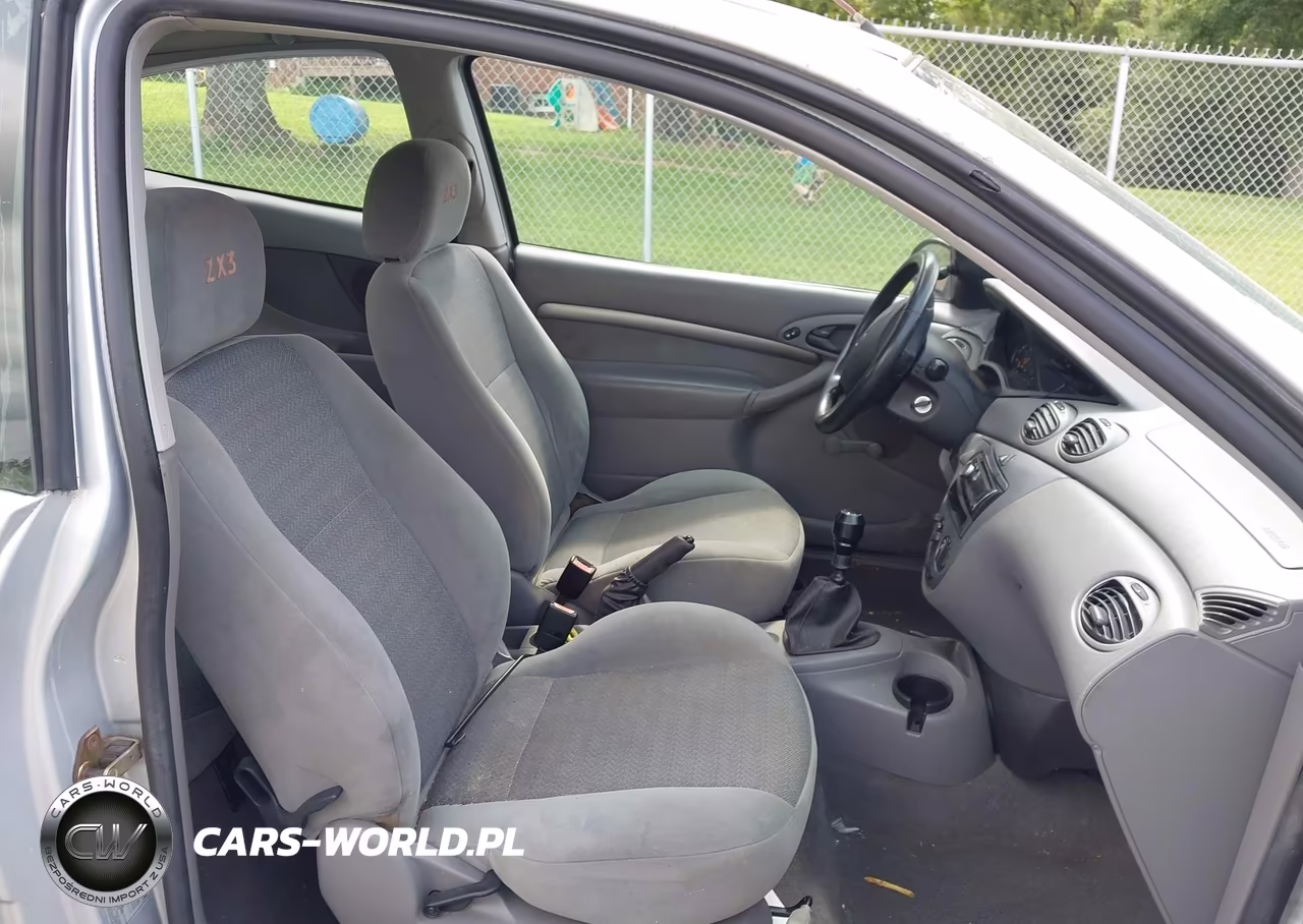 2000 Ford Focus Zx3 VIN:3FAFP3139YR198630 - 5