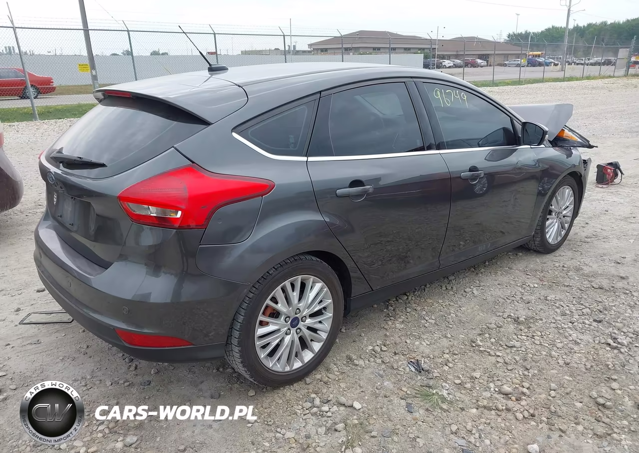 2016 Ford Focus Titanium VIN:1FADP3N2XGL274474 - 4