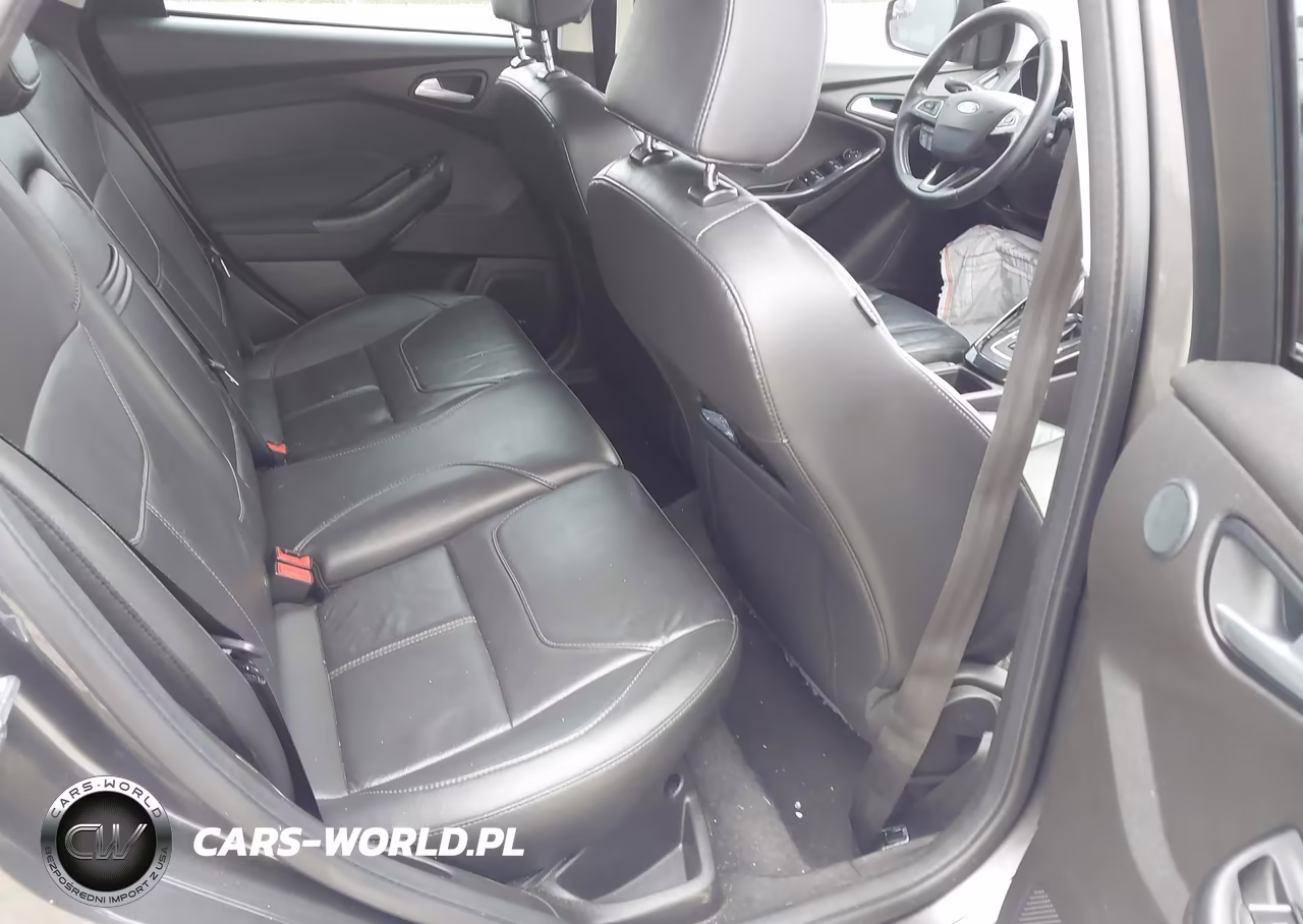 2016 Ford Focus Titanium VIN:1FADP3N2XGL274474 - 8