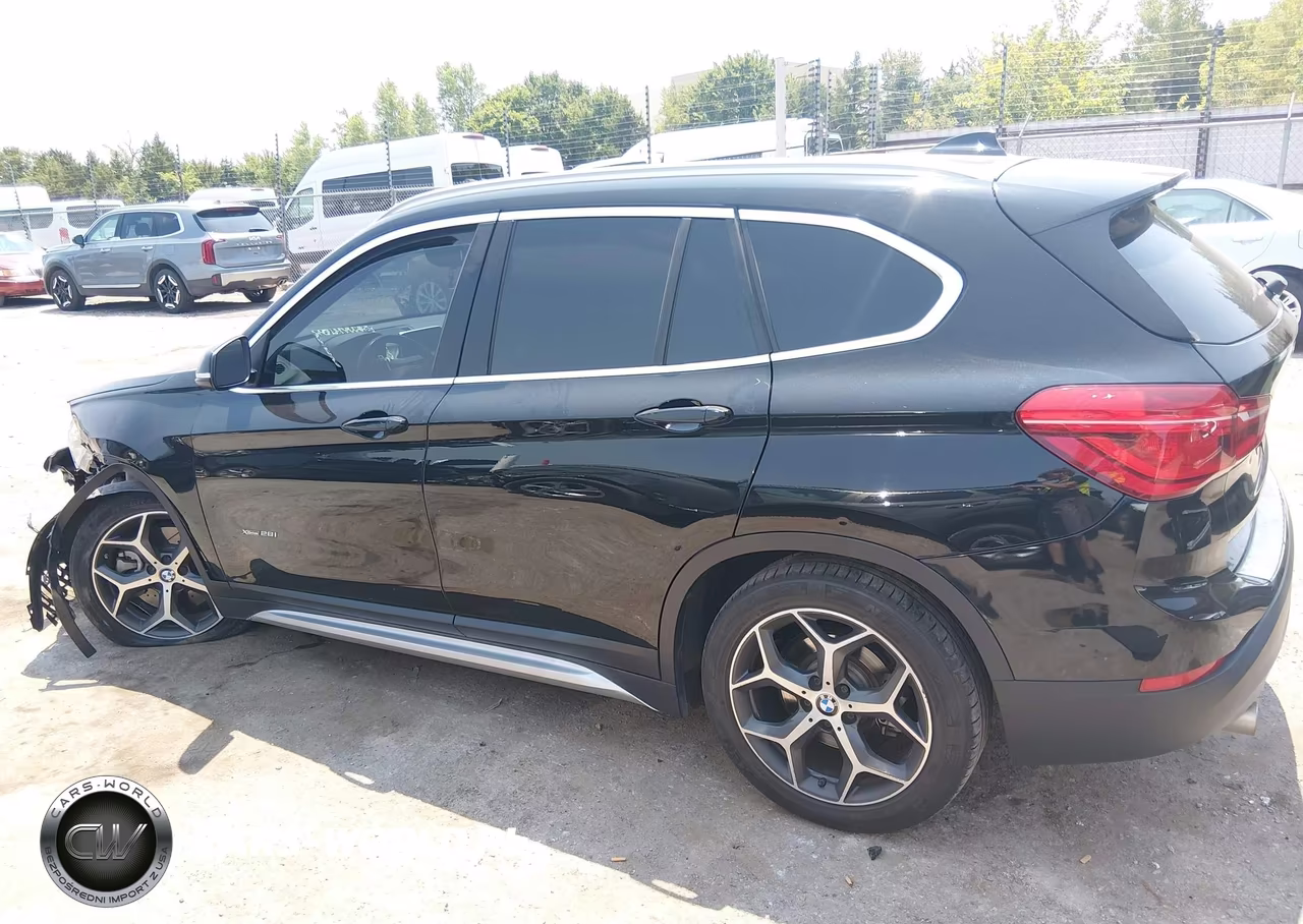 2018 BMW X1 xDrive28I VIN:WBXHT3C33J5K23254 - 15