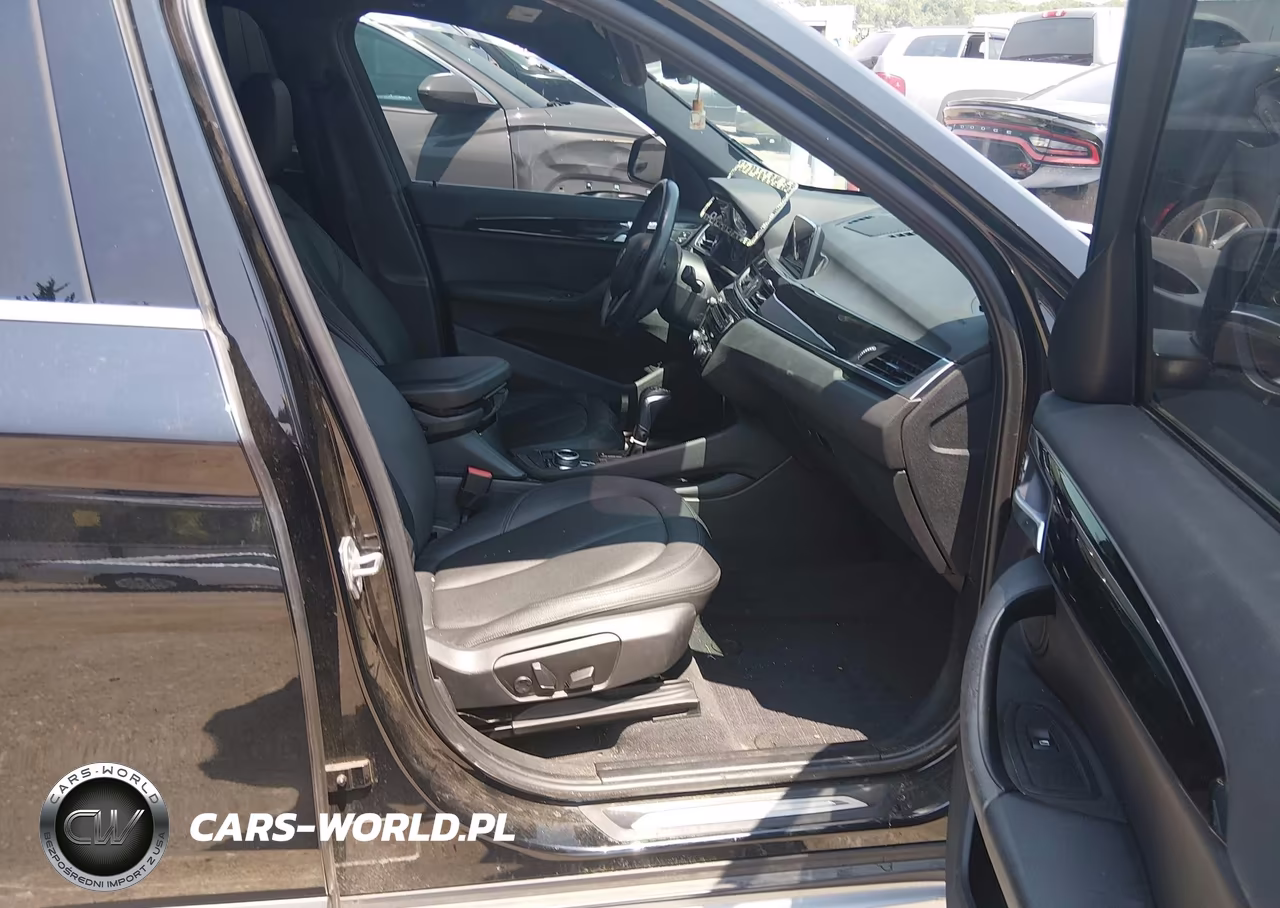 2018 BMW X1 xDrive28I VIN:WBXHT3C33J5K23254 - 5